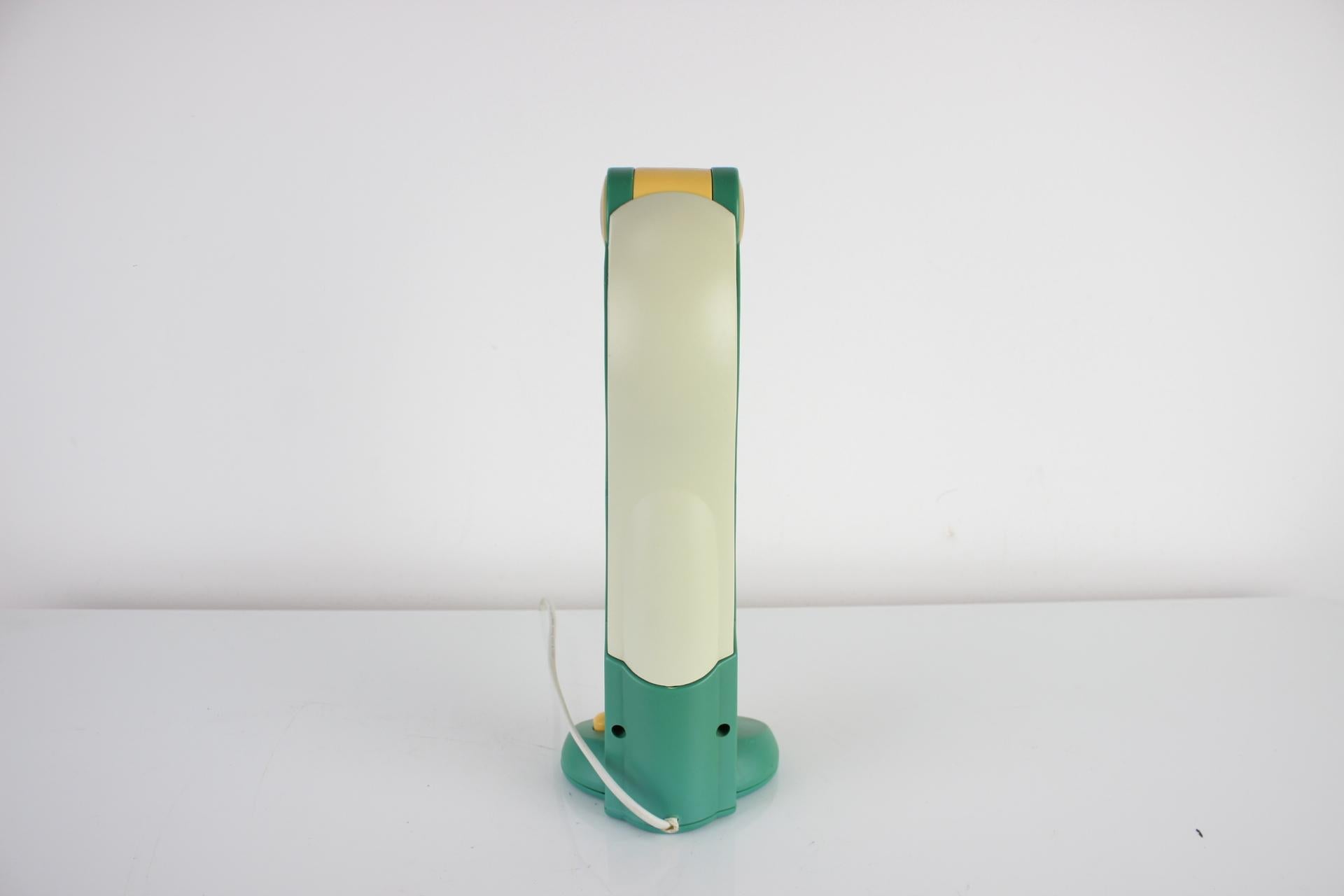 1990, Lampe de Table Toucan, Designer H.T. Huang Bon état - En vente à Praha, CZ