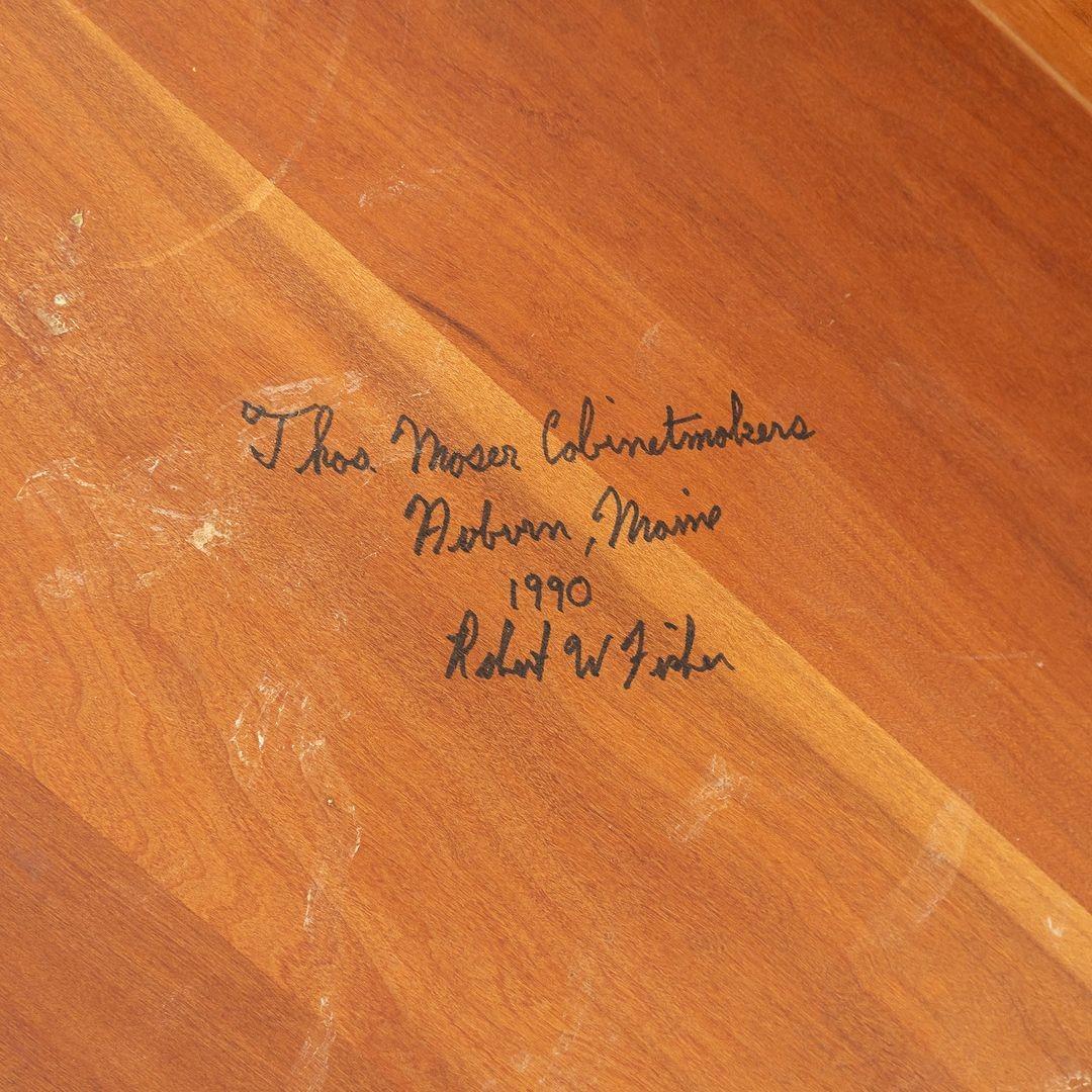 1990 Thomas Moser Library Desk in legno massiccio di ciliegio 48x37 in in vendita 5