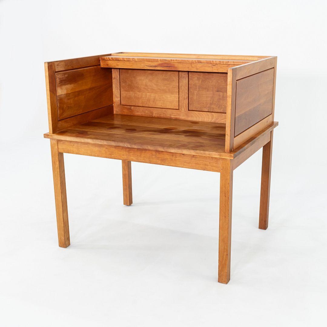 Legno massiccio 1990 Thomas Moser Library Desk in legno massiccio di ciliegio 48x37 in in vendita