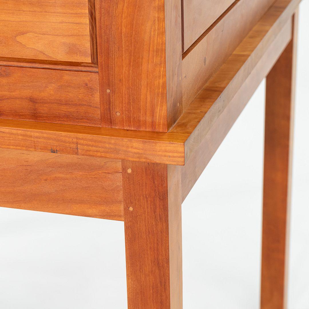 1990 Thomas Moser Library Desk in legno massiccio di ciliegio 48x37 in in vendita 2