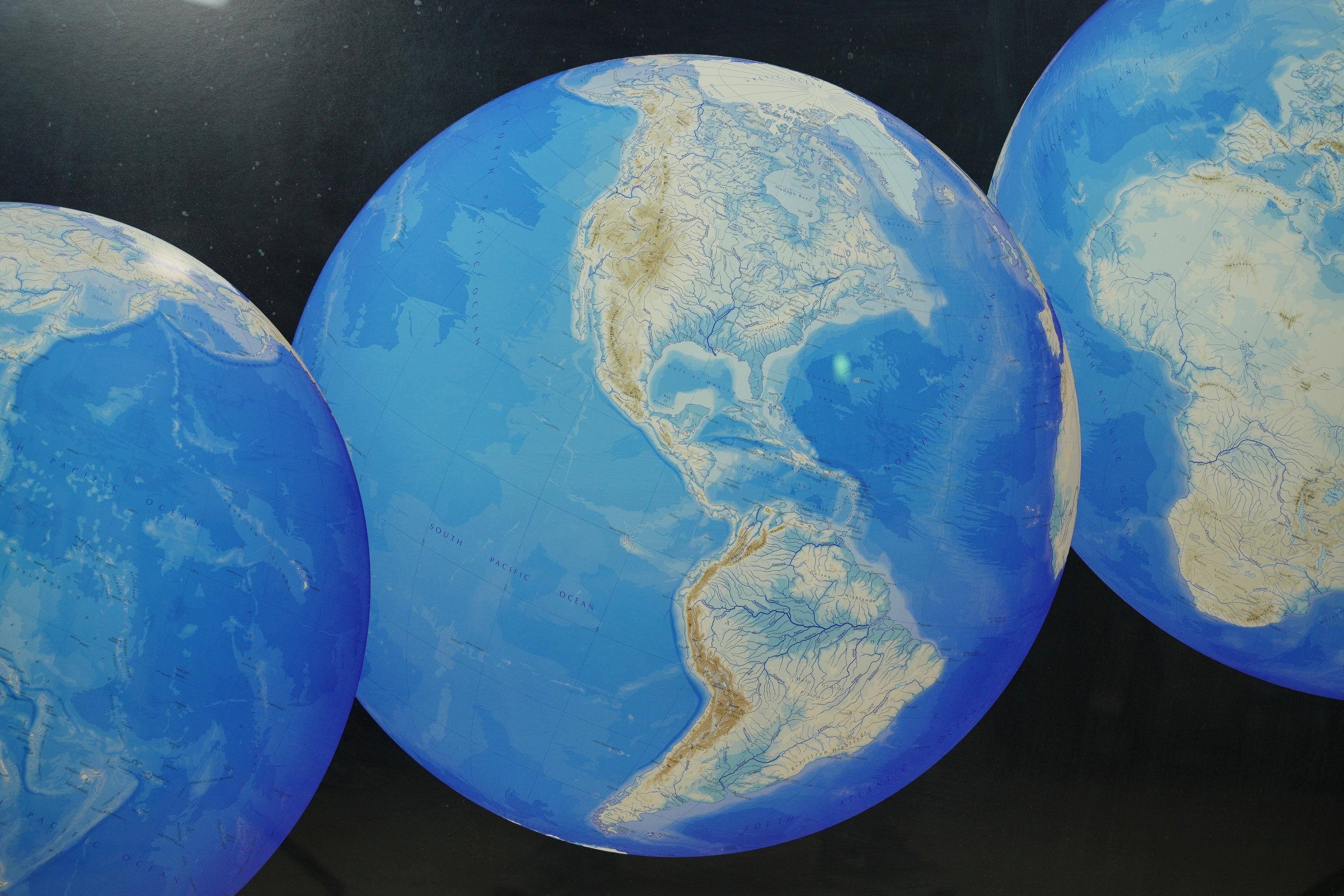 1990 Triple Perspective Planet Earth Map Framed Poster In Good Condition For Sale In New York, NY