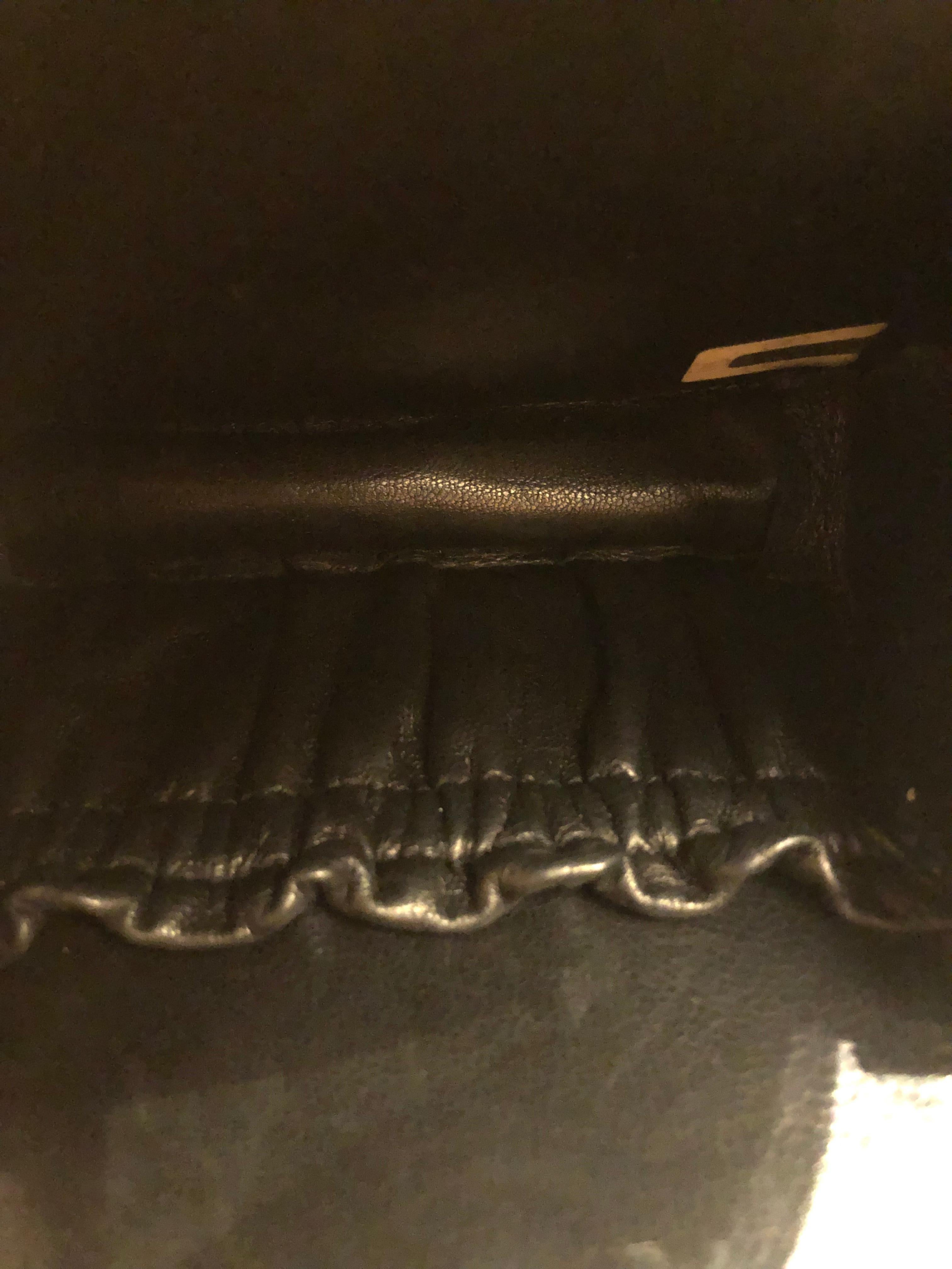 1990 Vintage CHANEL Mini pochette en toile matelassée noire en vente 3