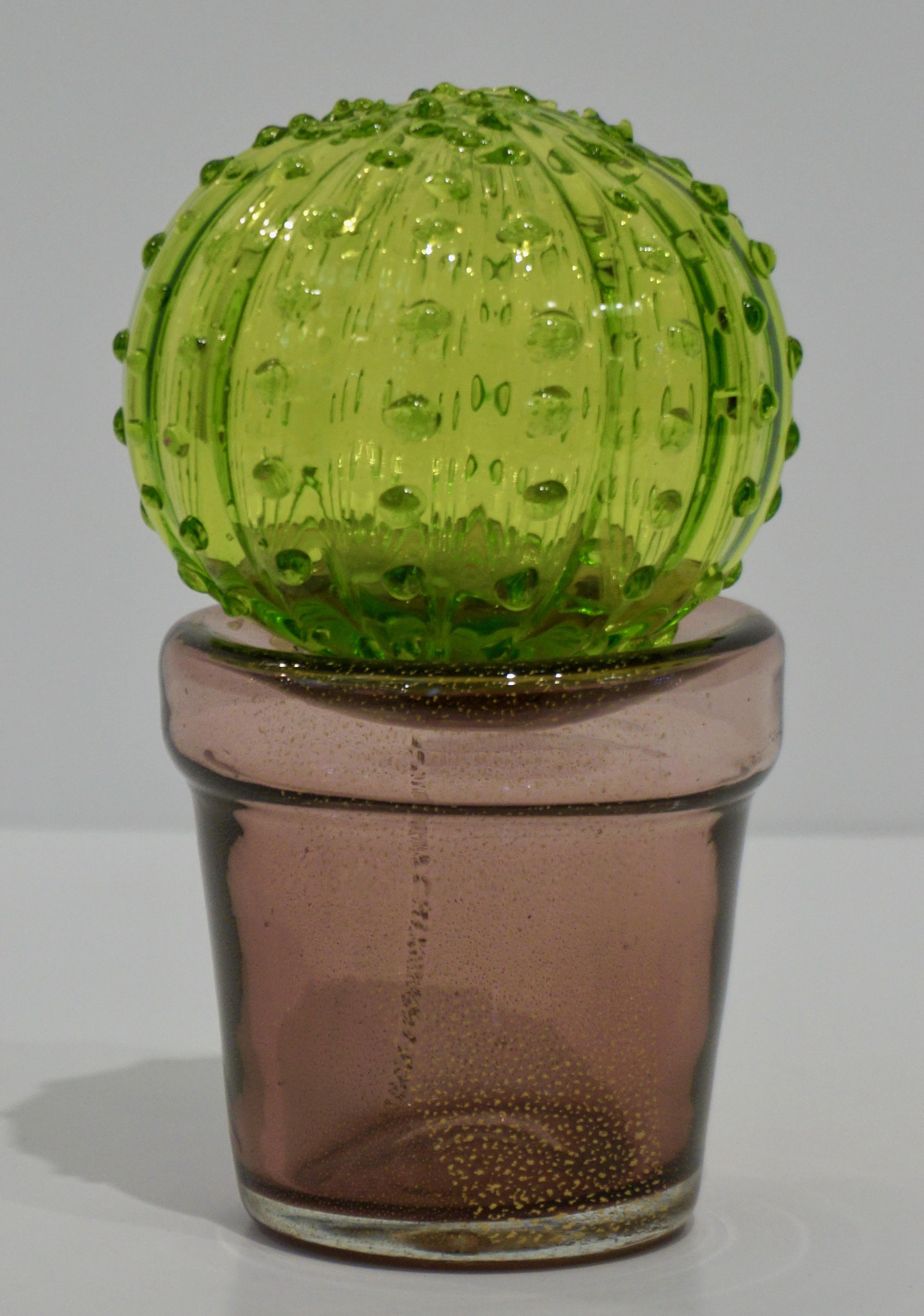 1990s Italian highly collectible Venetian glass cactus of limited edition, entirely handcrafted in Murano, with modern Minimalist design blown by Formia, in a lifelike organic modernist shape in blown jade apple green Murano glass highlighted with
