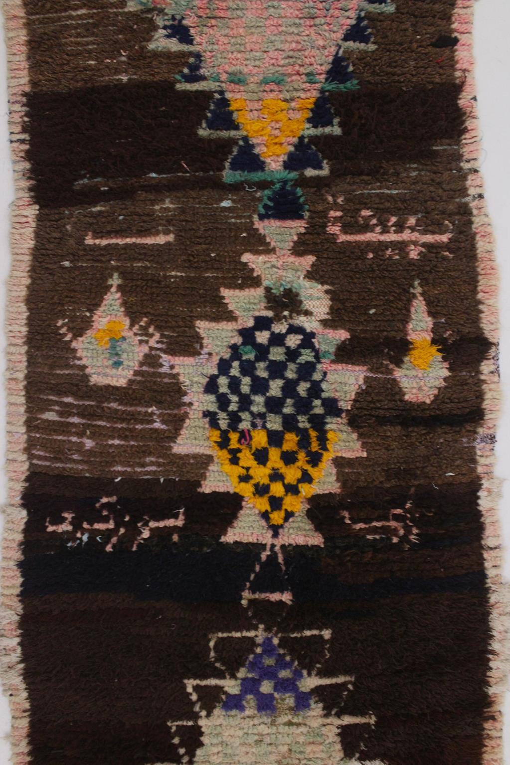 1990 vintage Moroccan Azilal runner rug - Brown/pink - 3x8.7feet / 93x265cm In Good Condition For Sale In Marrakech, MA