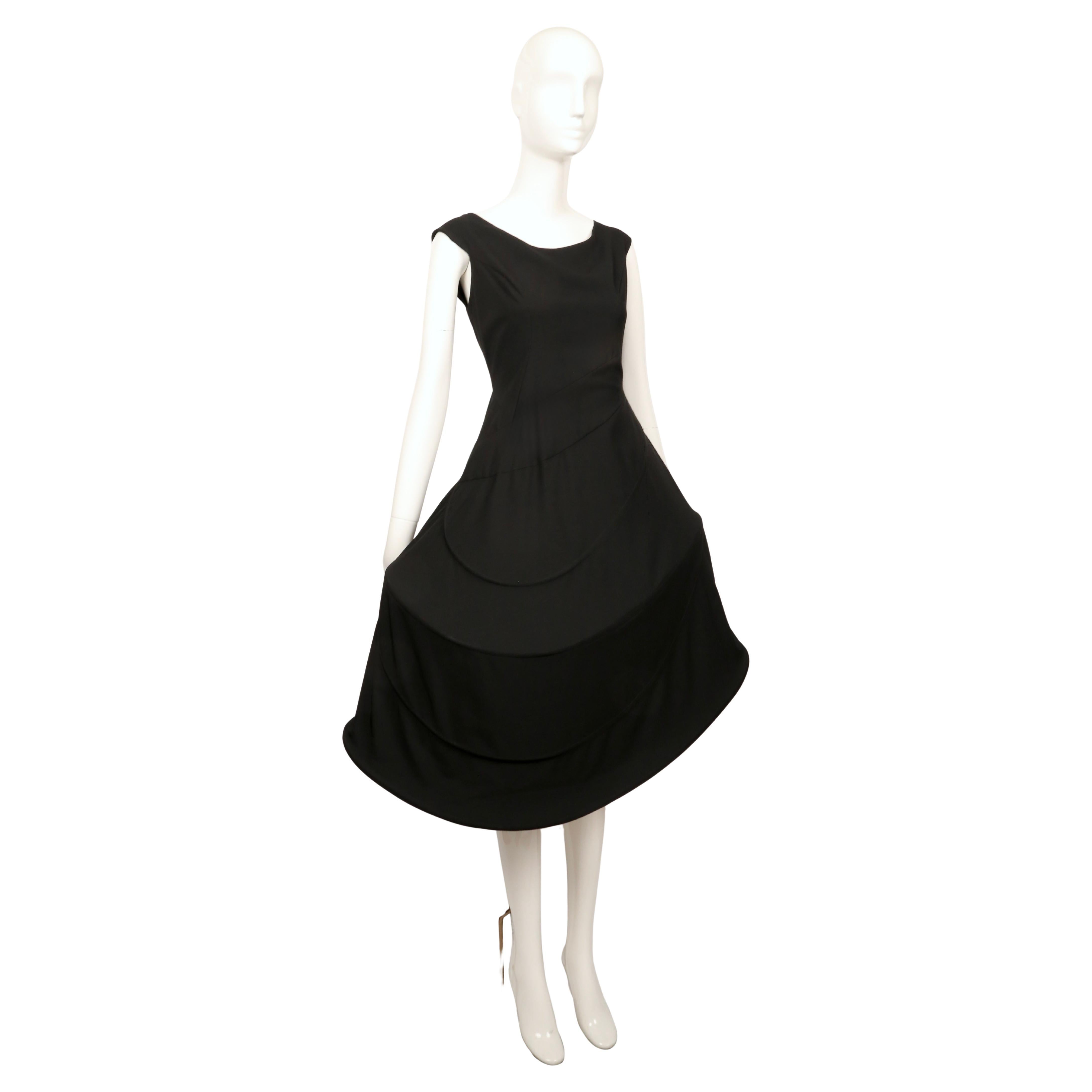 1990 YOHJI YAMAMOTO - Robe à cerceaux noire à coutures asymétriques Pour femmes en vente