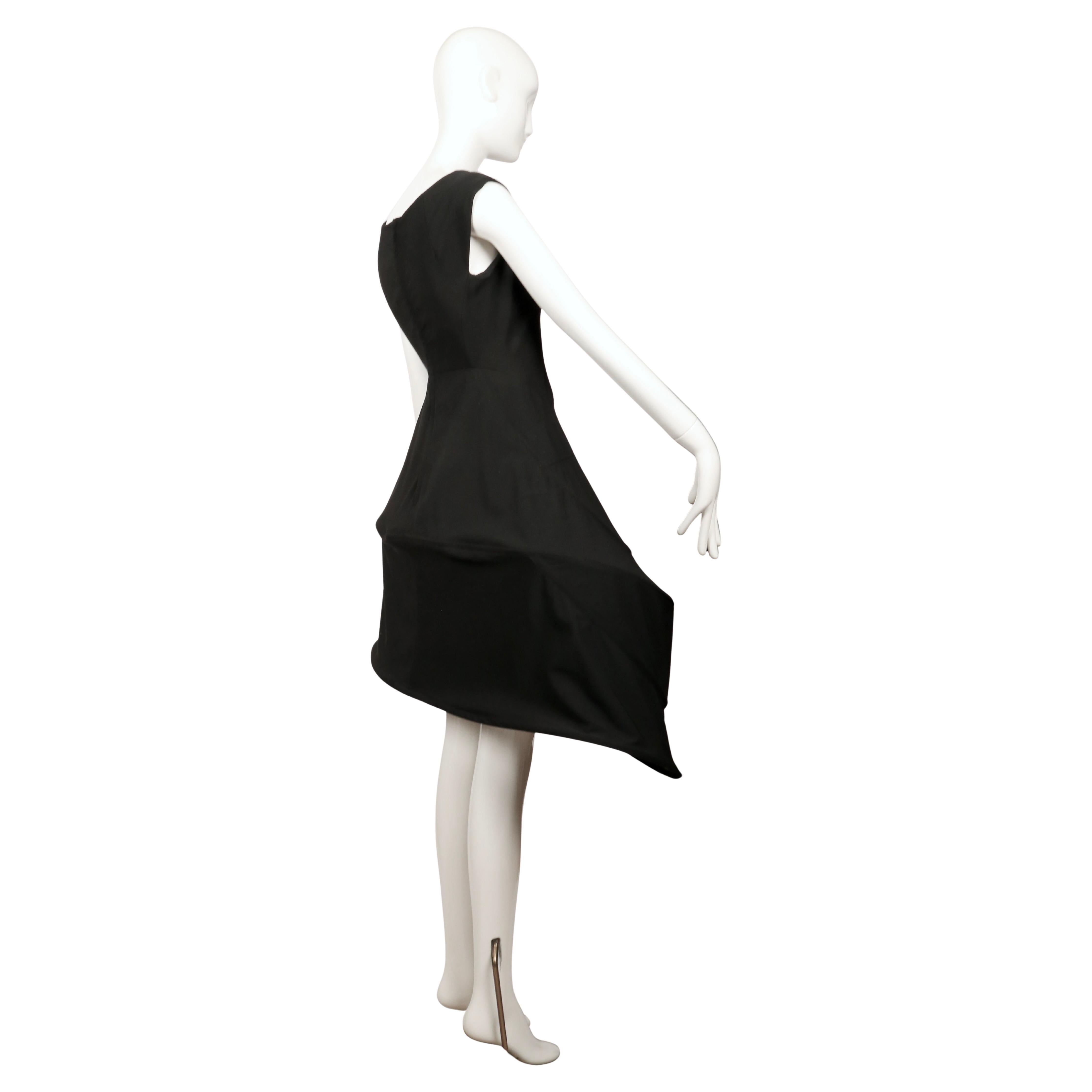 1990 YOHJI YAMAMOTO - Robe à cerceaux noire à coutures asymétriques en vente 1