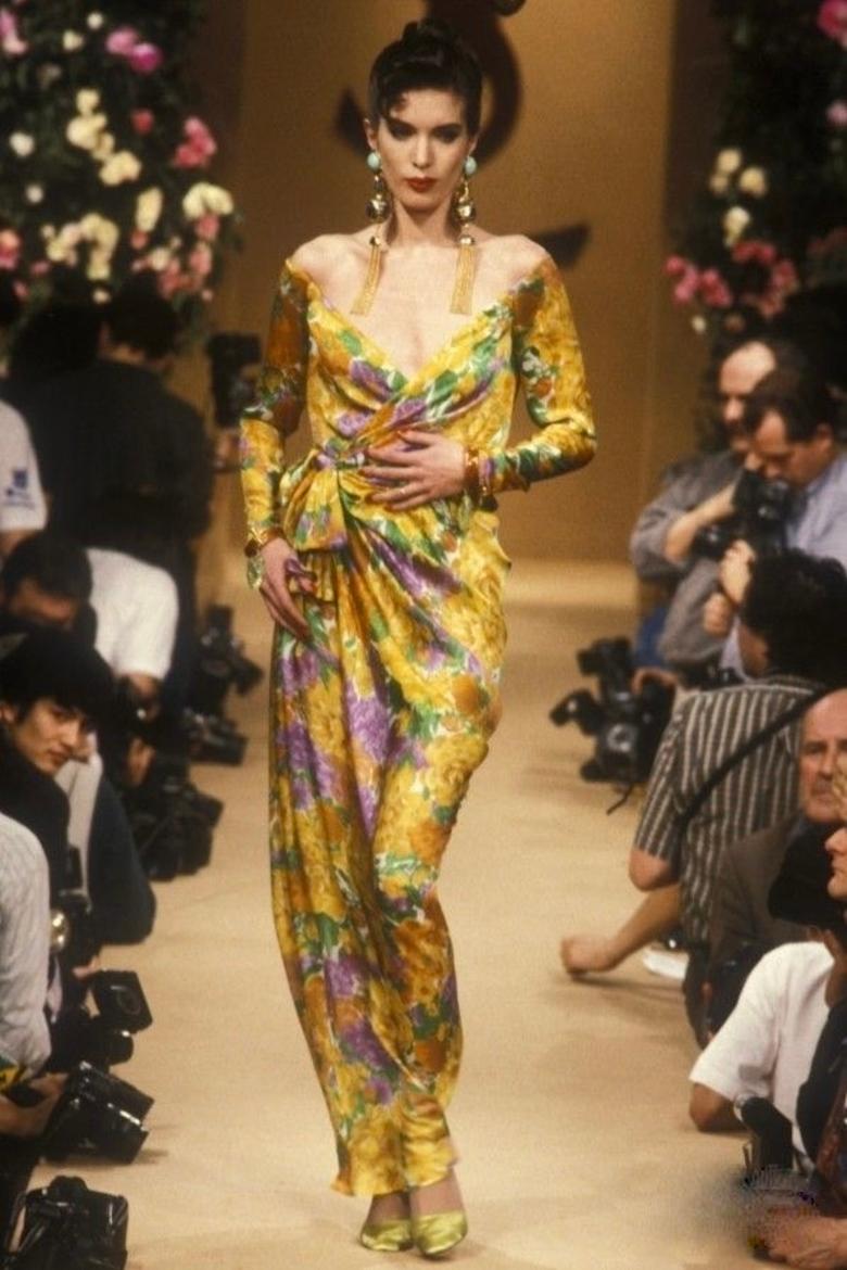 1990 YVES SAINT LAURENT Haute Couture Kleid aus geblümter Seide mit Mousseline RUNWAY im Angebot 6