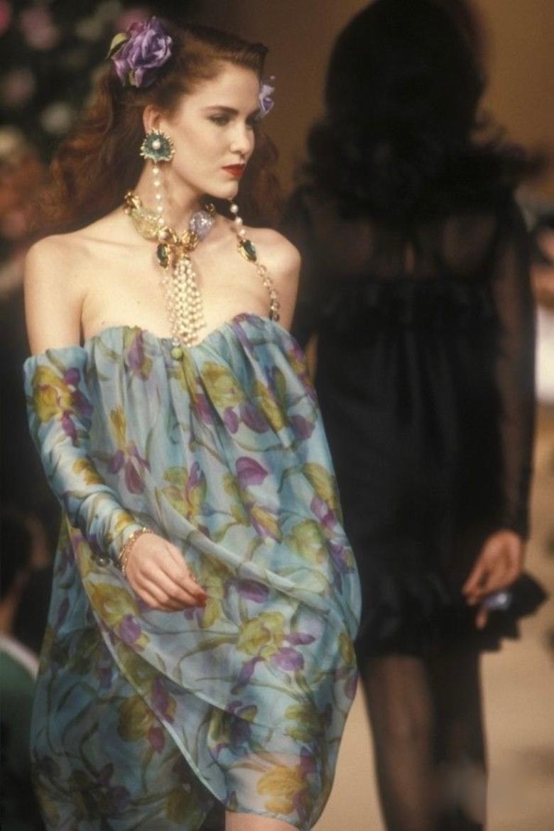 1990 YVES SAINT LAURENT Haute Couture Kleid aus geblümter Seide mit Mousseline RUNWAY im Angebot 5