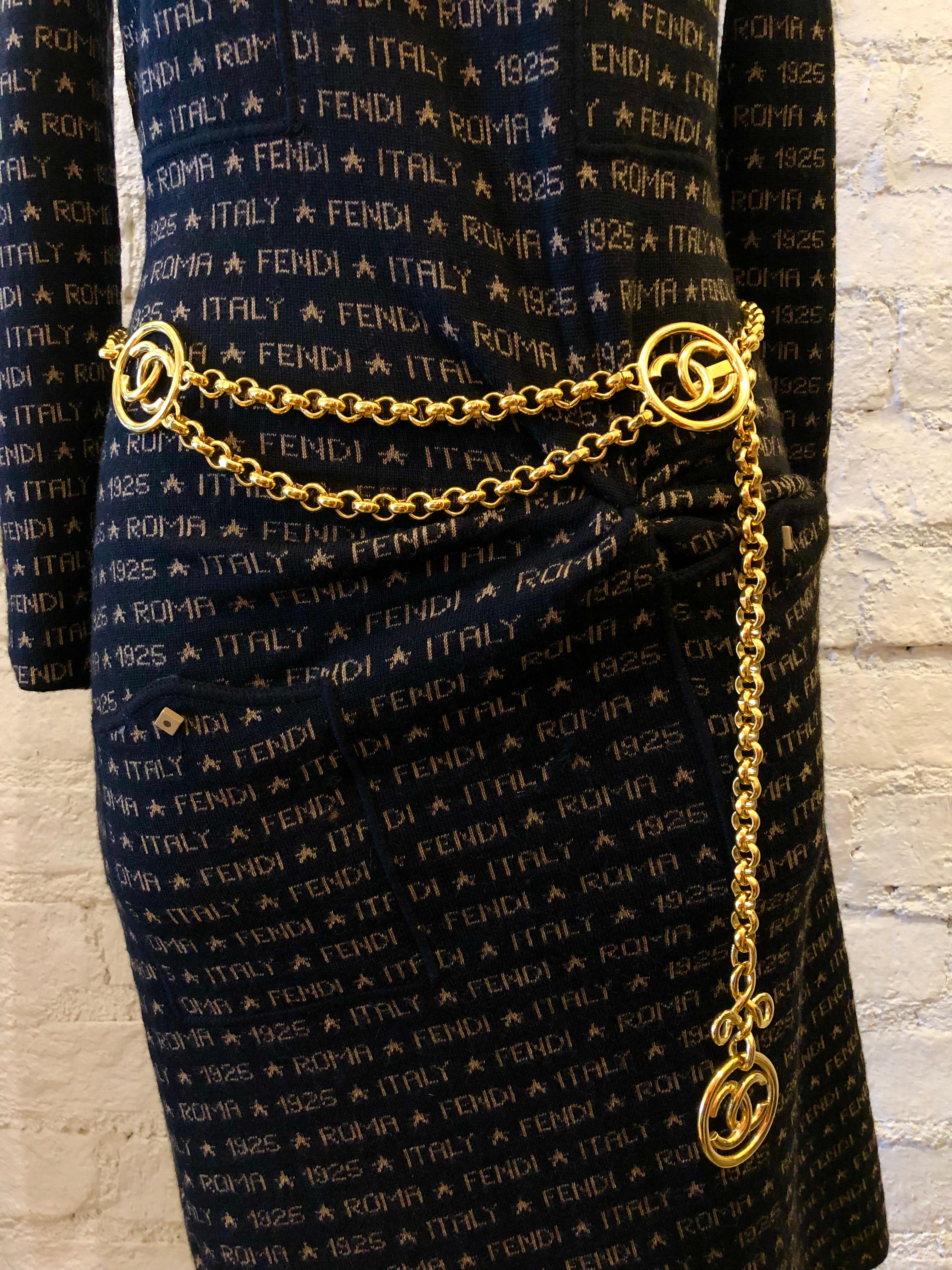 1993 Vintage CHANEL Gold Toned Clover CC Chain Belt 42 Inches Long In Excellent Condition For Sale In Bangkok, TH