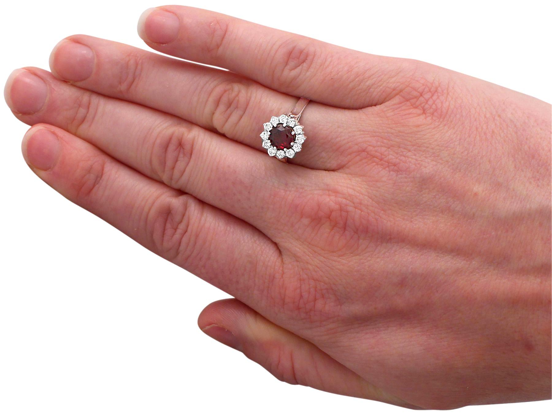 1990s 1.05 Carat Garnet and Diamond White Gold Cluster Ring For Sale 1