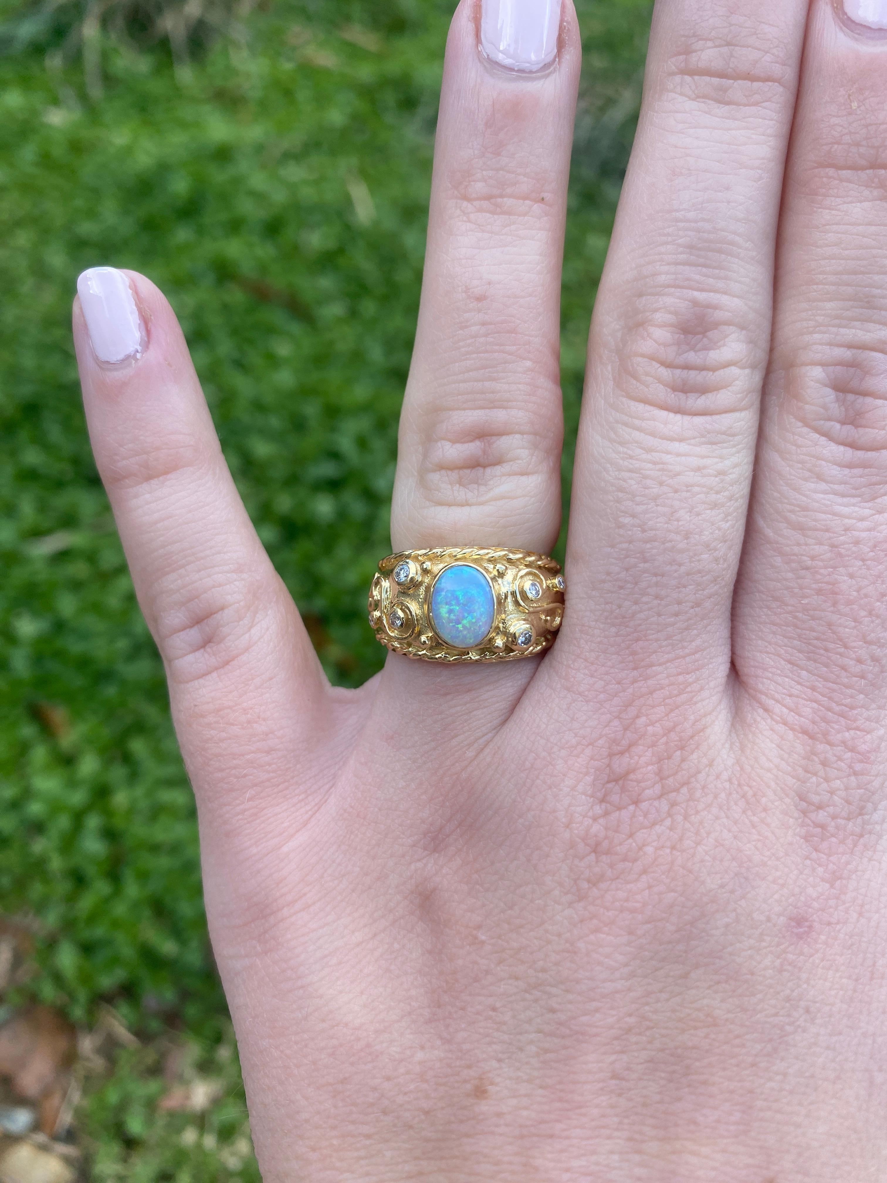 1990 Bague de déclaration avec diamant et opale, or jaune 18k, taille 5.5 en vente 3