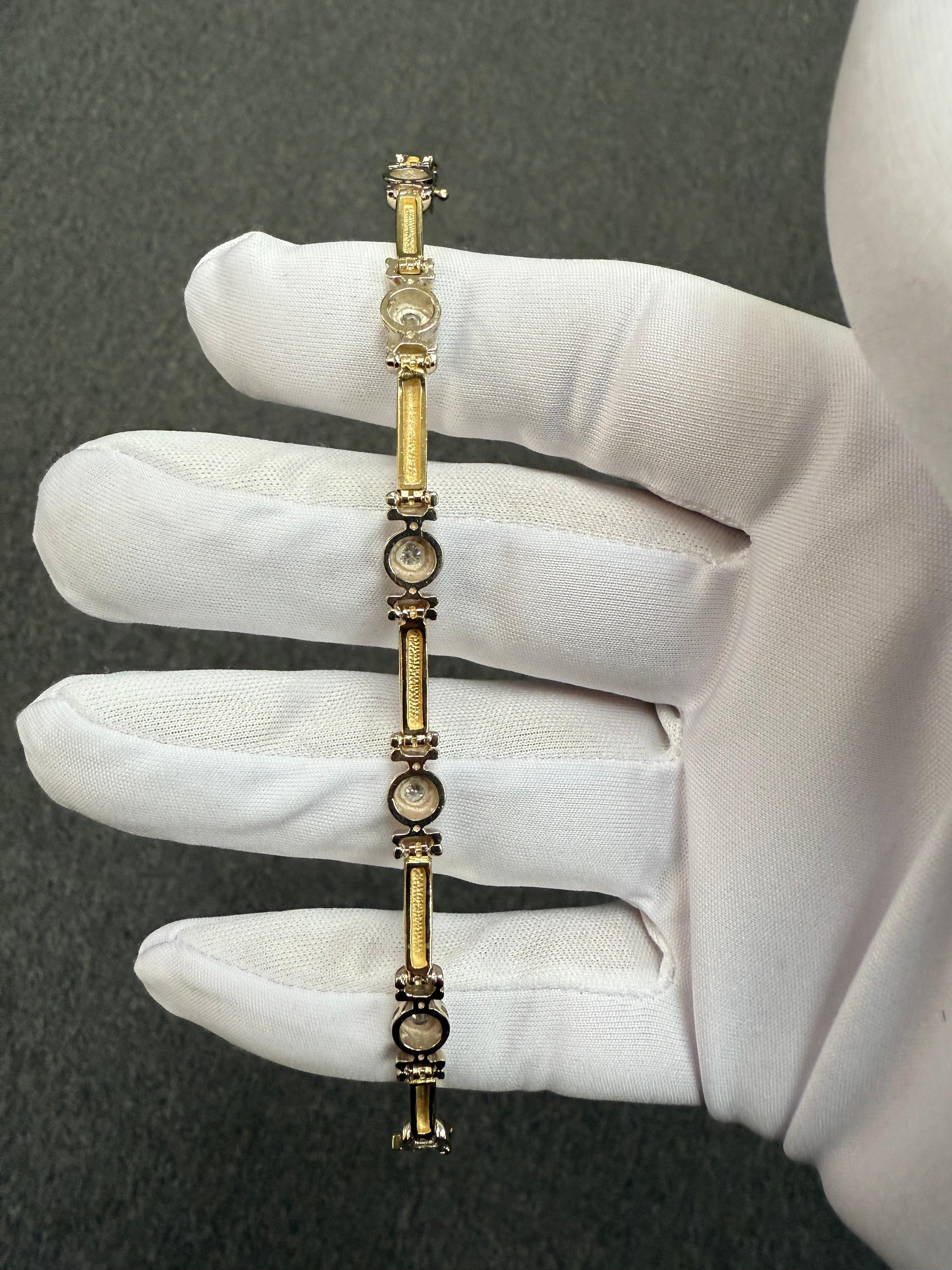 1990er Jahre 14k zweifarbiges Diamantarmband im Angebot 5