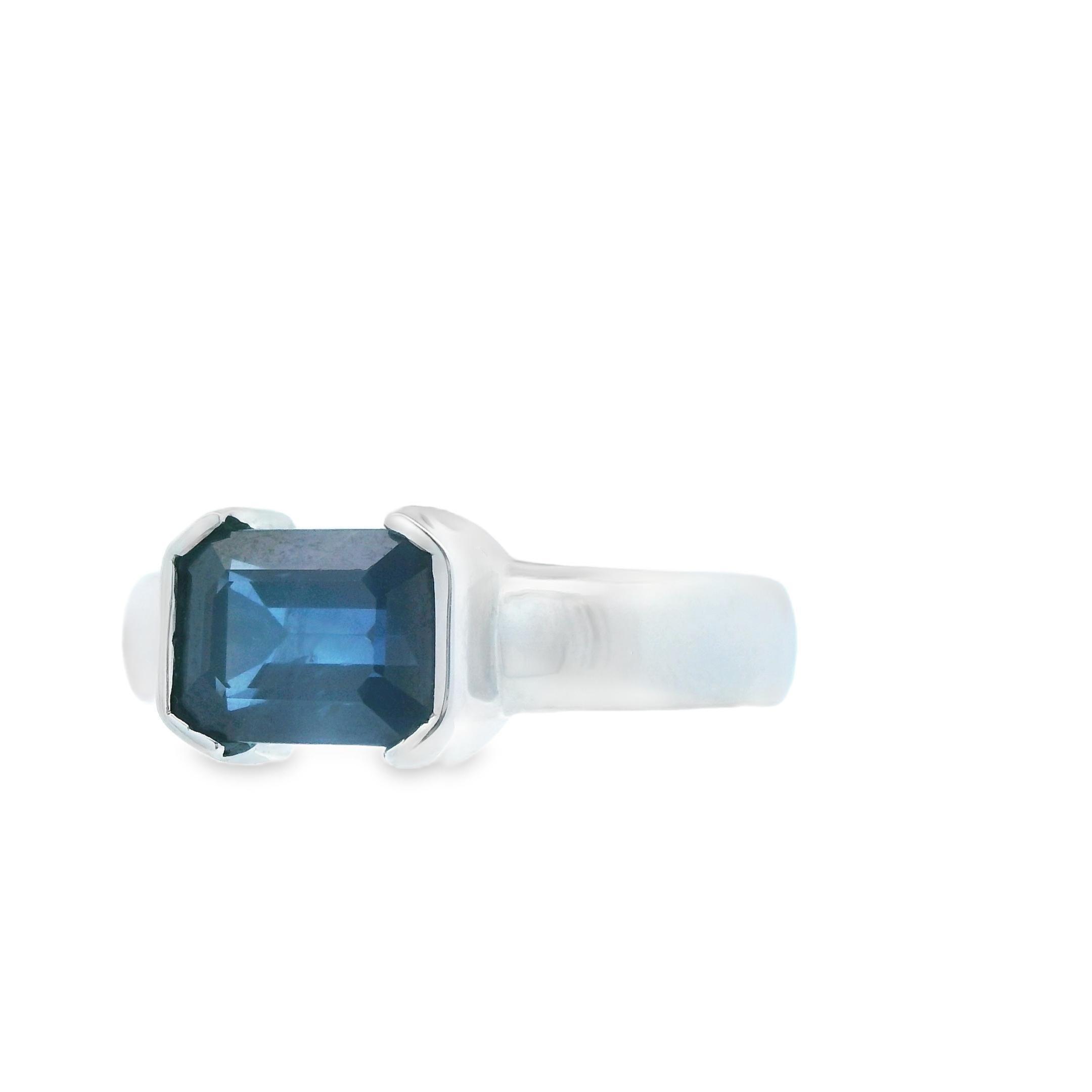 1990s 14k White Gold and Emerald Cut Blue Sapphire Solitaire Ring /w Report For Sale 1