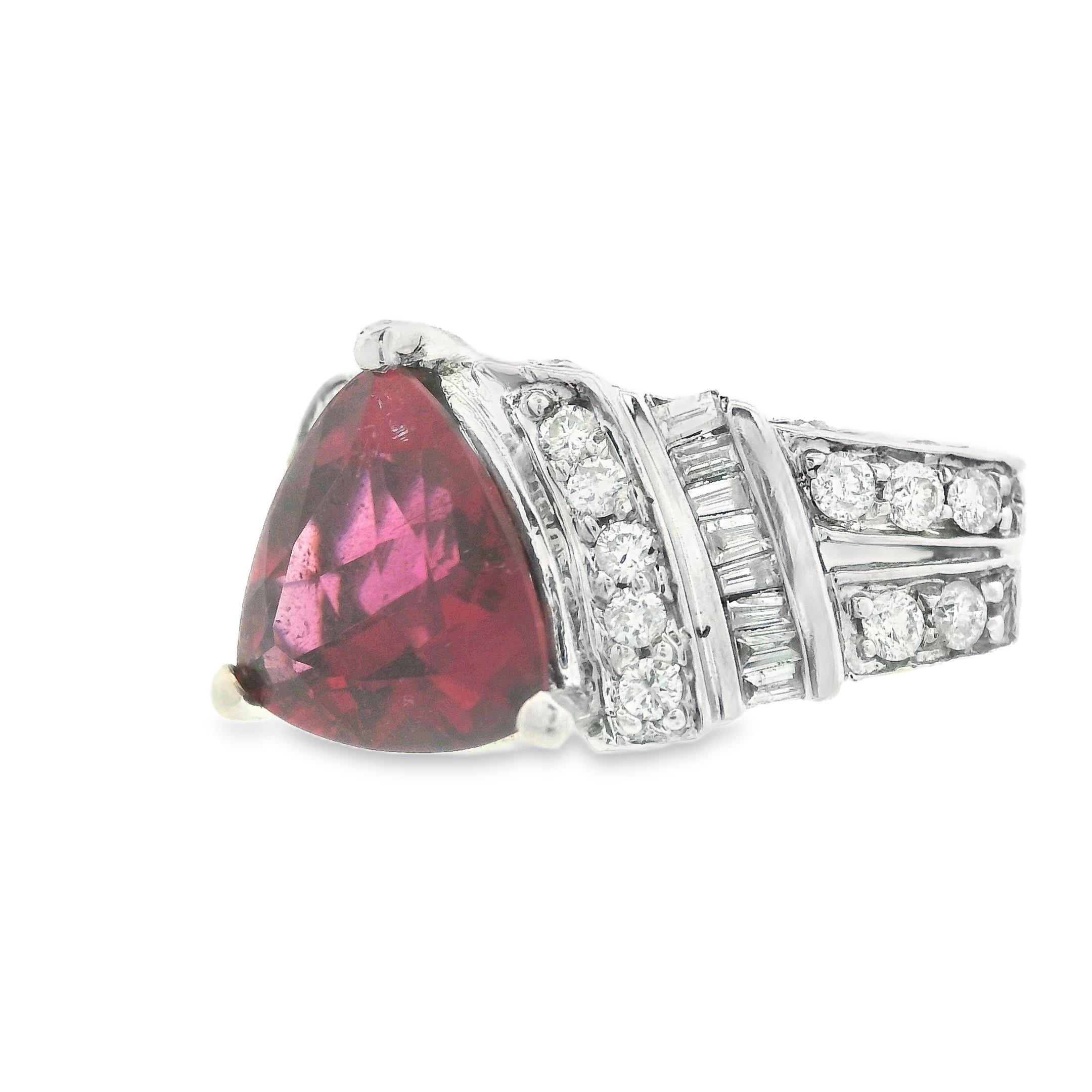 1990s 14k White Gold Tourmaline & Diamond Ring In Good Condition For Sale In Lexington, KY