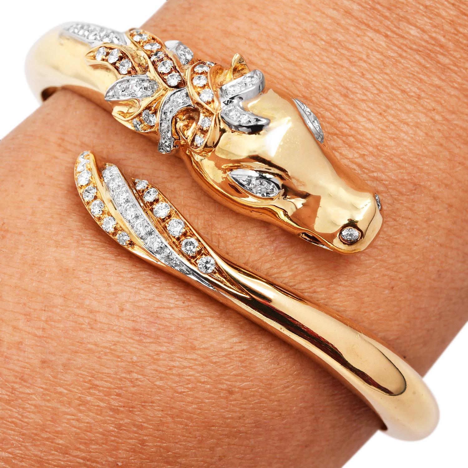 Bracelet jonc cheval en or 18 carats et diamants, années 1990 en vente 3