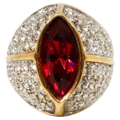 Bague cocktail en or 18 carats, rubis synthétique rouge et cristal des années 1990