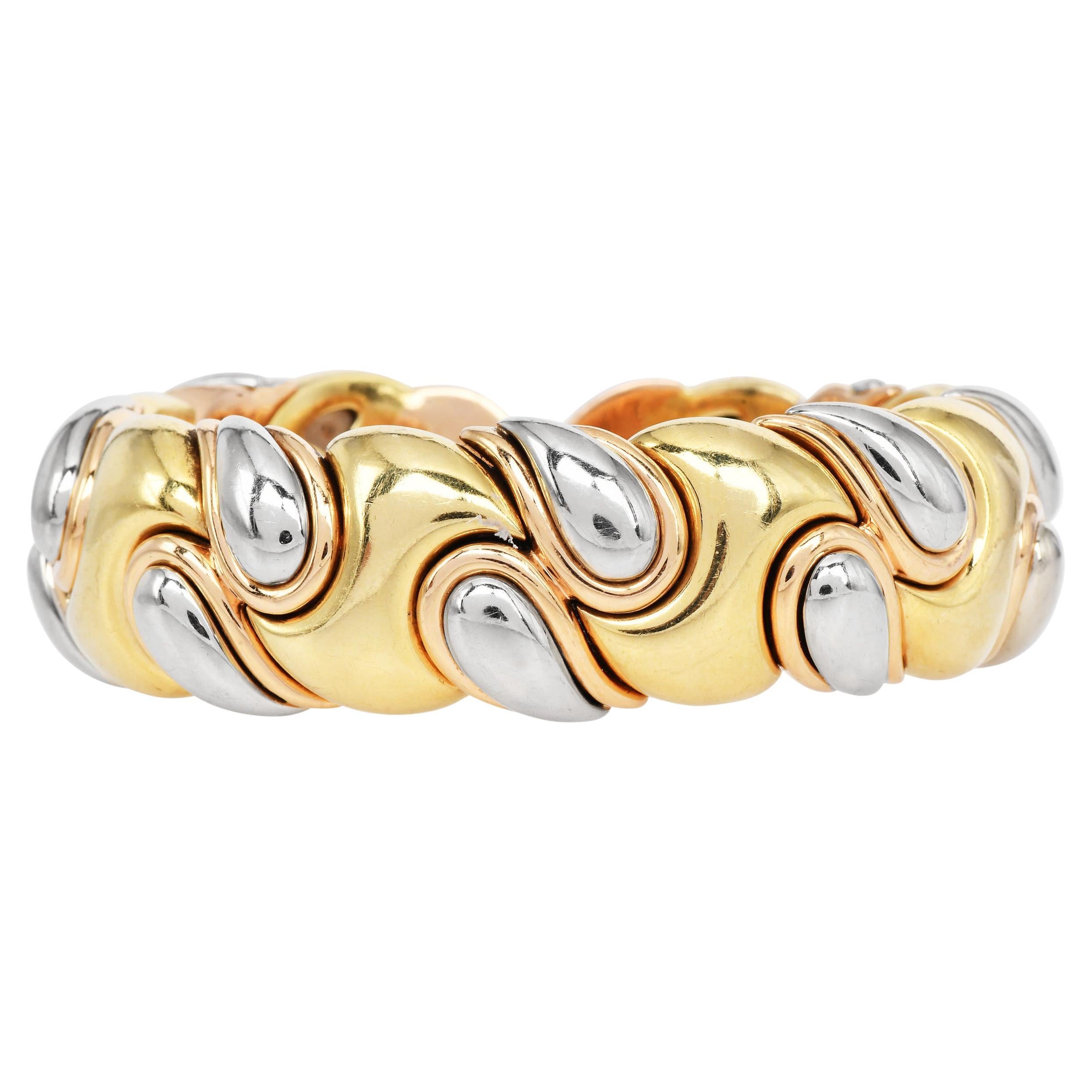 1990 Or Tri-Ton 18K Teadrop Pattern Wide Cuff Bangle  Bracelet en vente