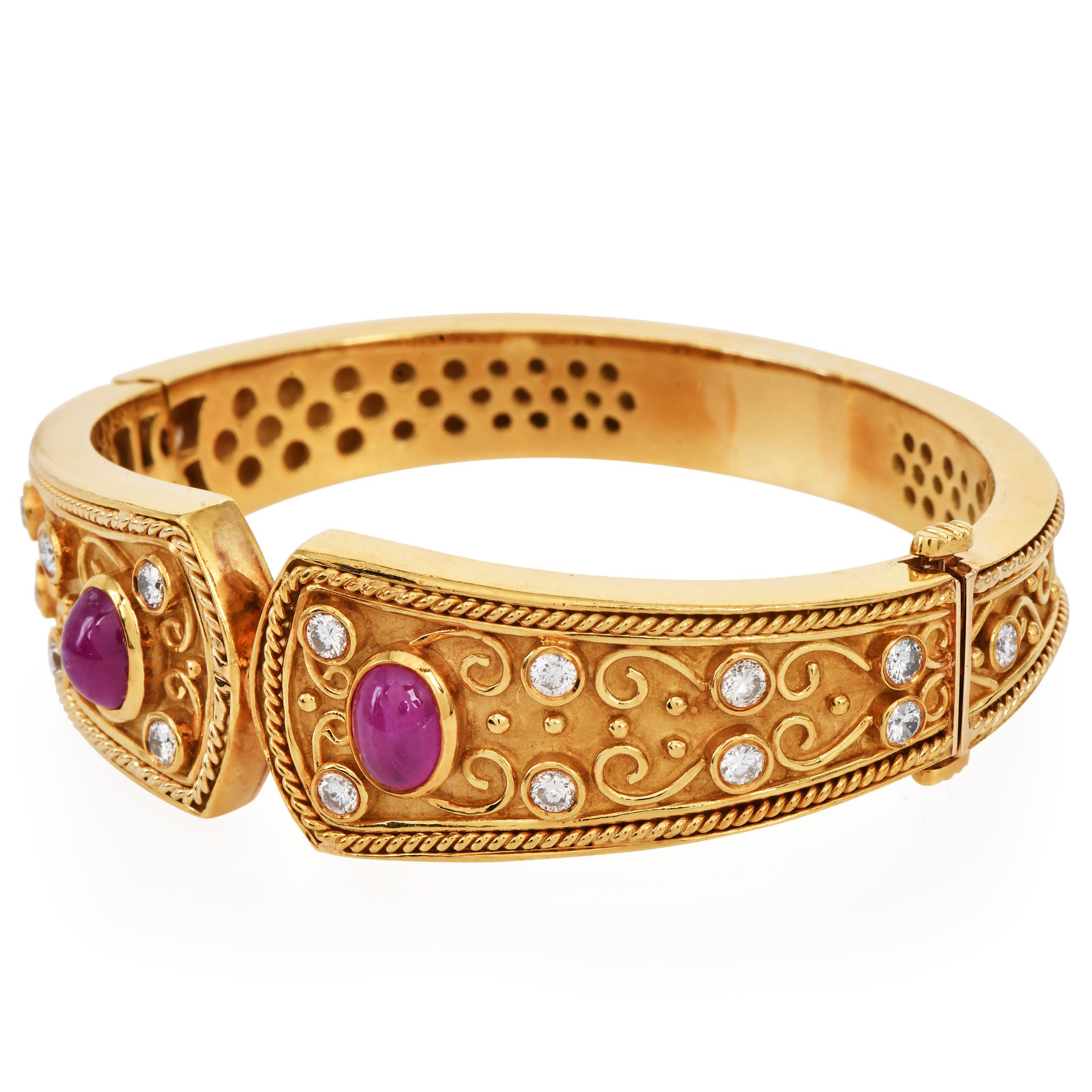 1990's  Bracelet en or jaune 18K avec rubis et diamants Excellent état - En vente à Miami, FL