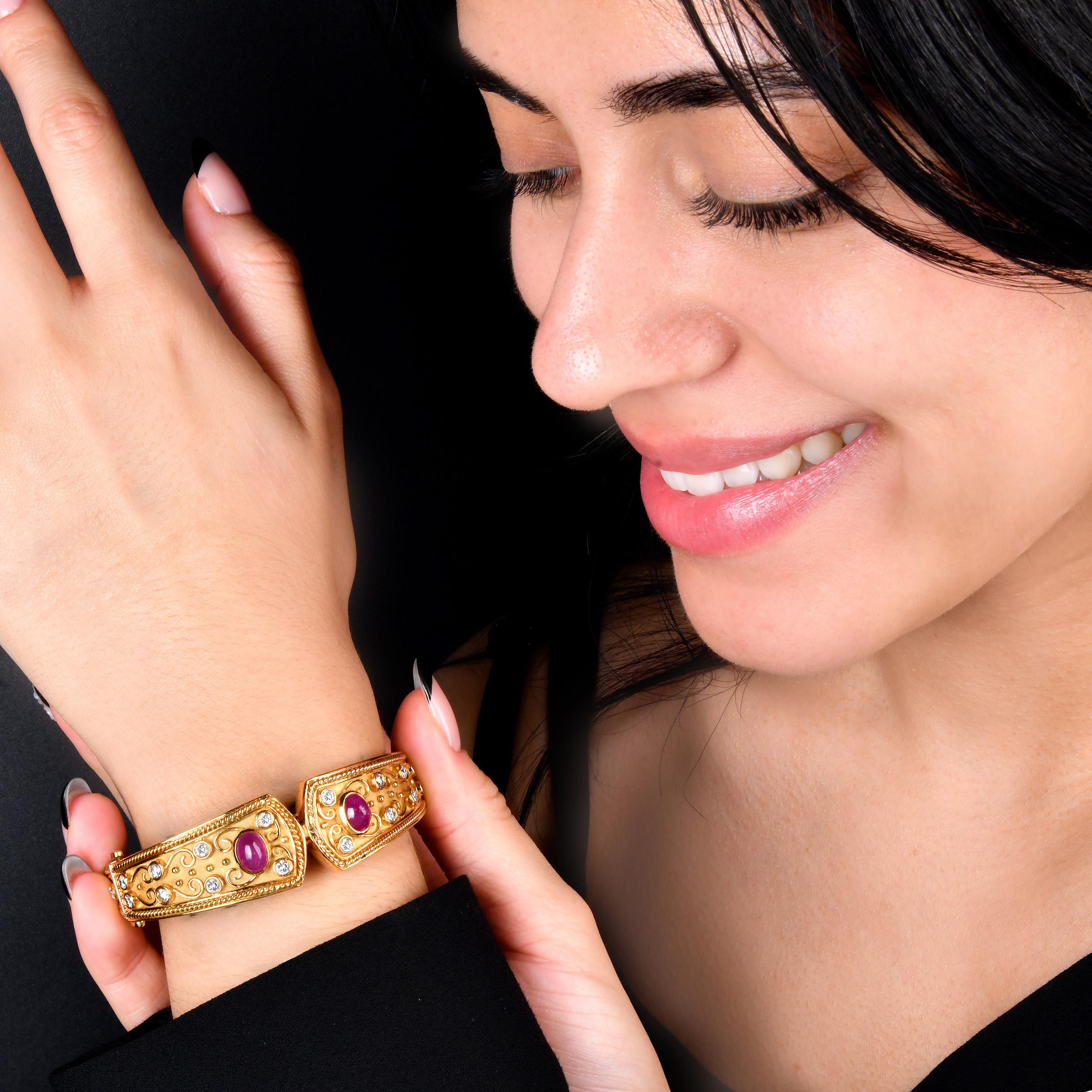 1990's  Bracelet en or jaune 18K avec rubis et diamants en vente 1