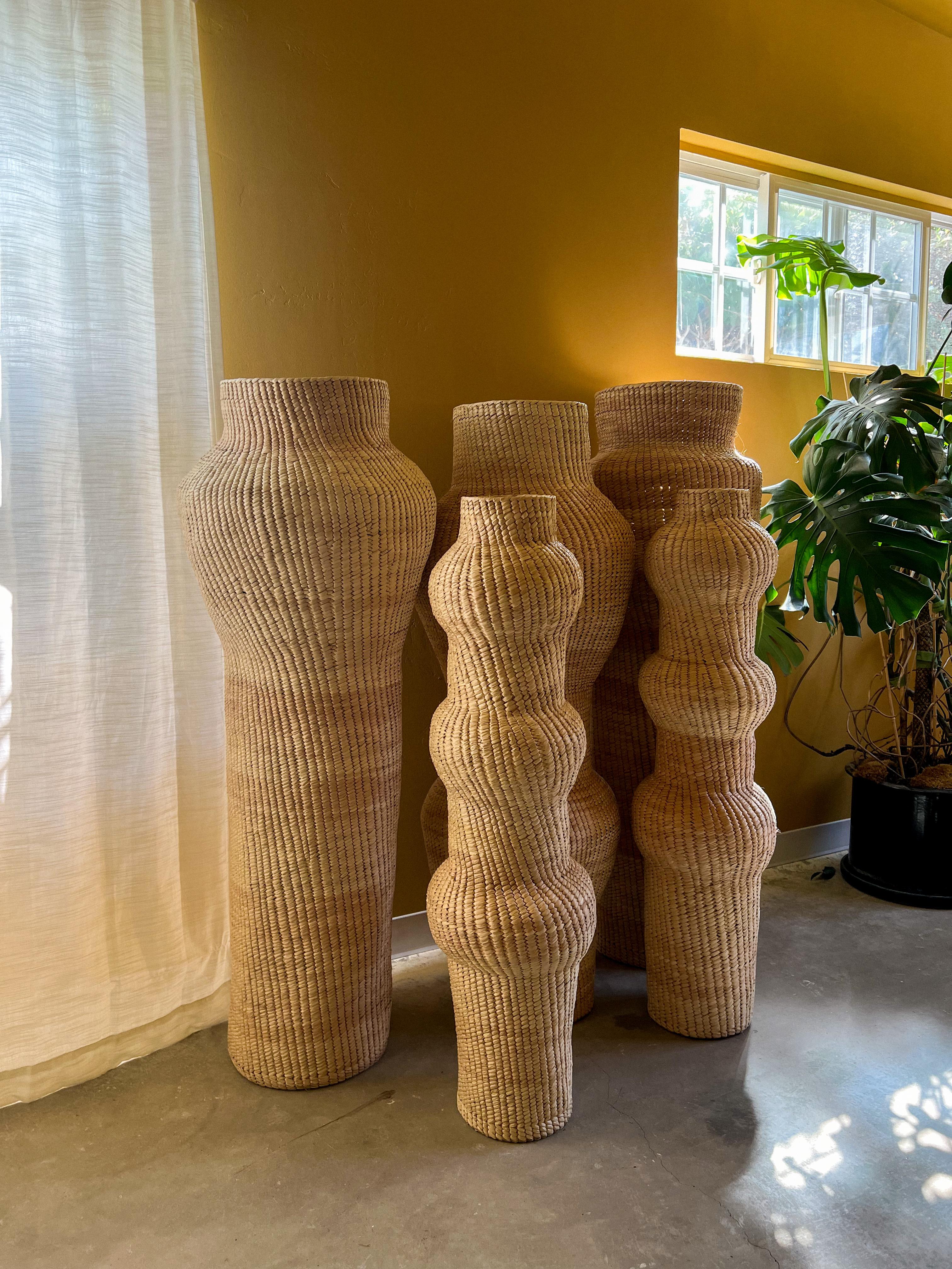 Abstract Handwoven Palm Sculpture, Large (Wide) en vente 5