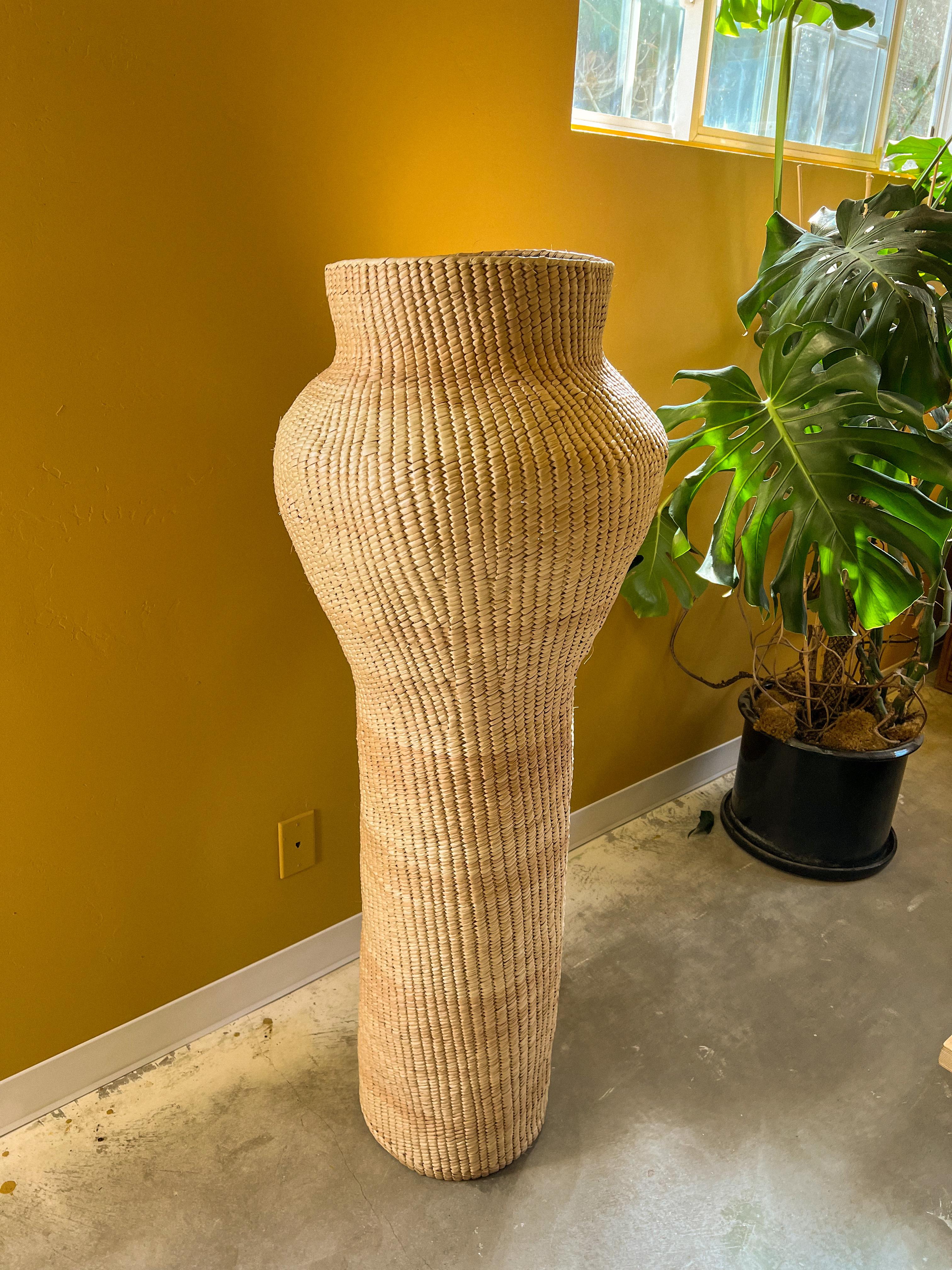 Mexicain Abstract Handwoven Palm Sculpture, Large (Wide) en vente