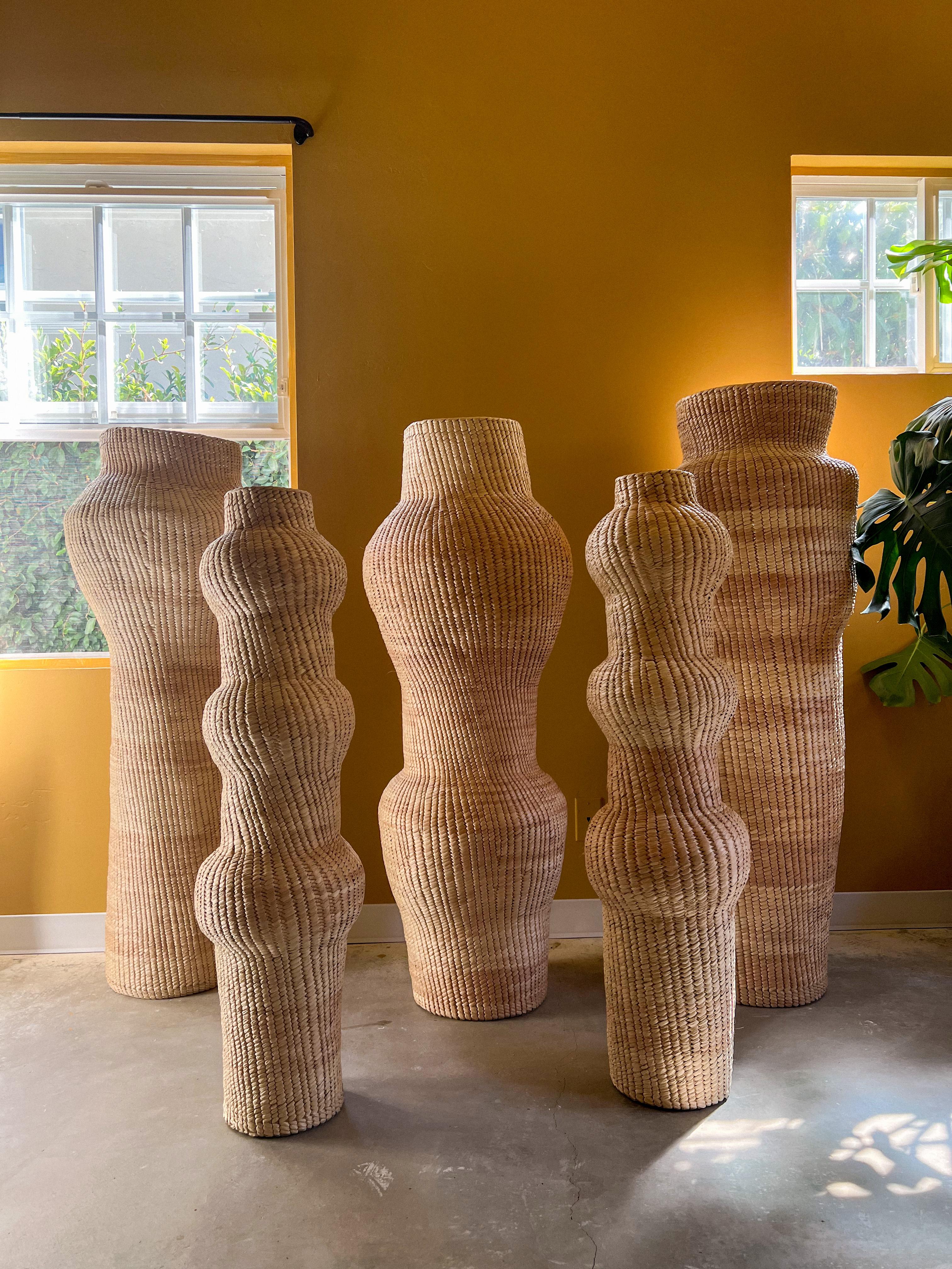 Sculpture abstraite en palmier tissé à la main des années 1990, petite en vente 1