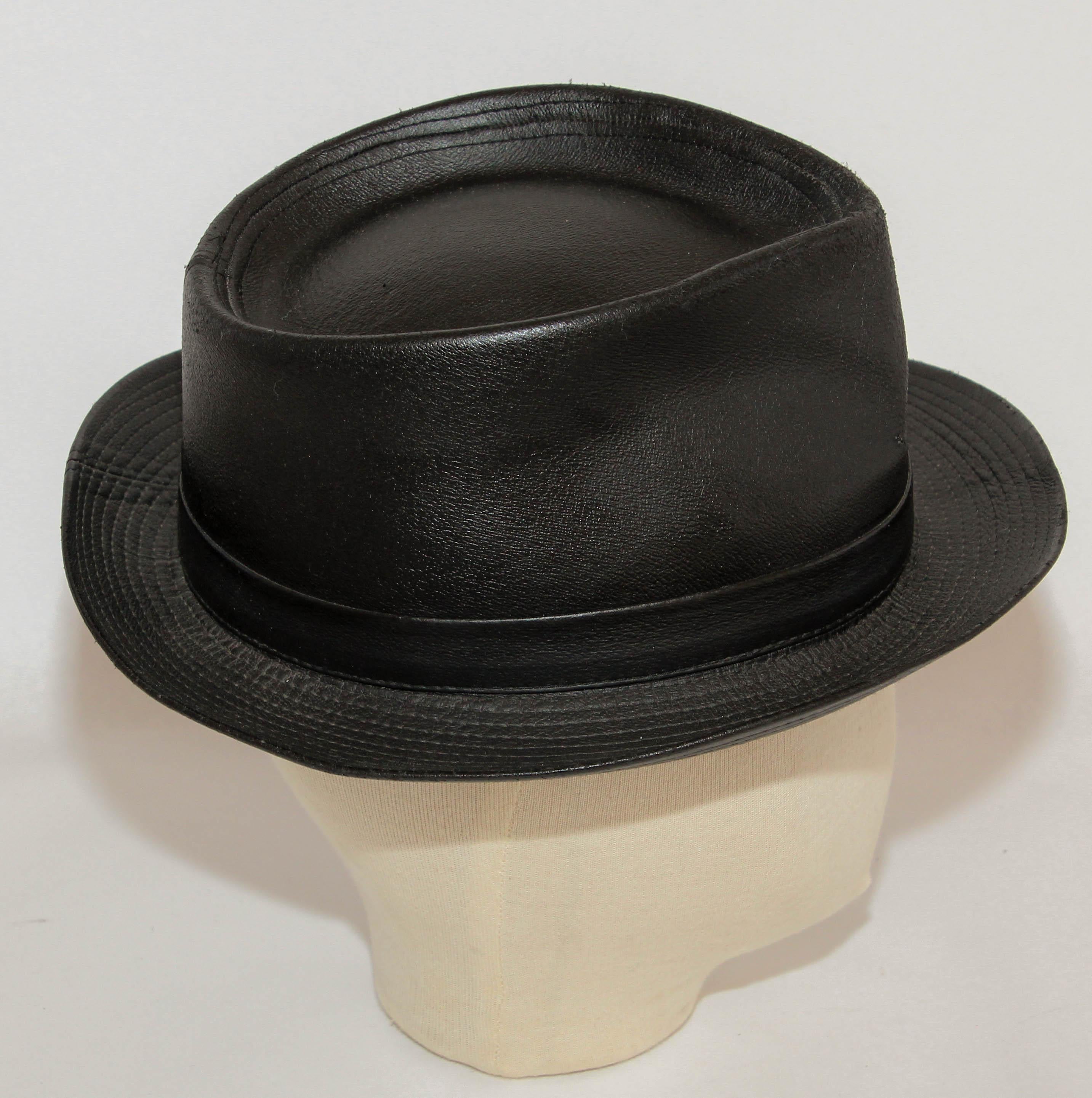 1990s AGNES B. Fedora Sombrero de cuero negro en venta 5