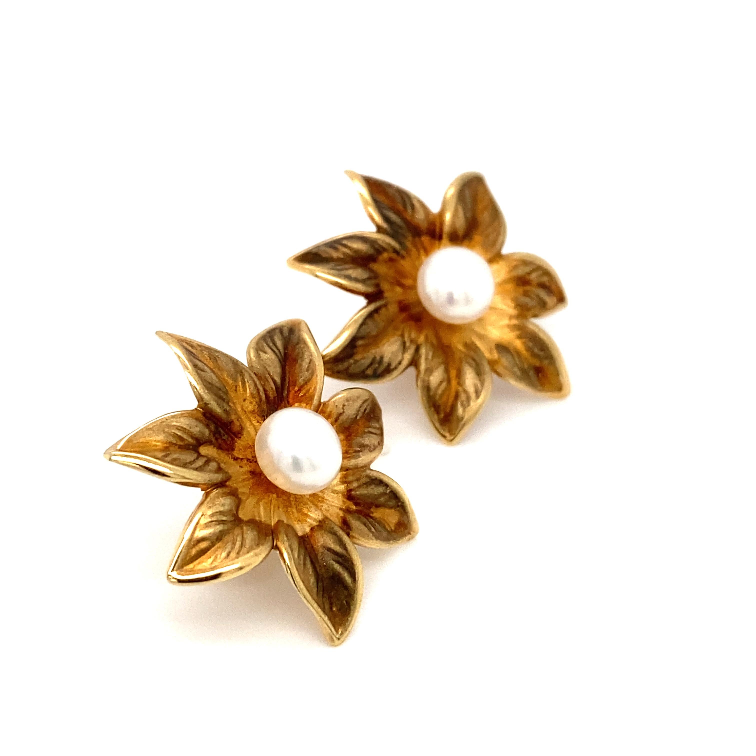 Bead 1990s Akoya Pearl Flower Earrings in 14 Karat Yellow Gold For Sale