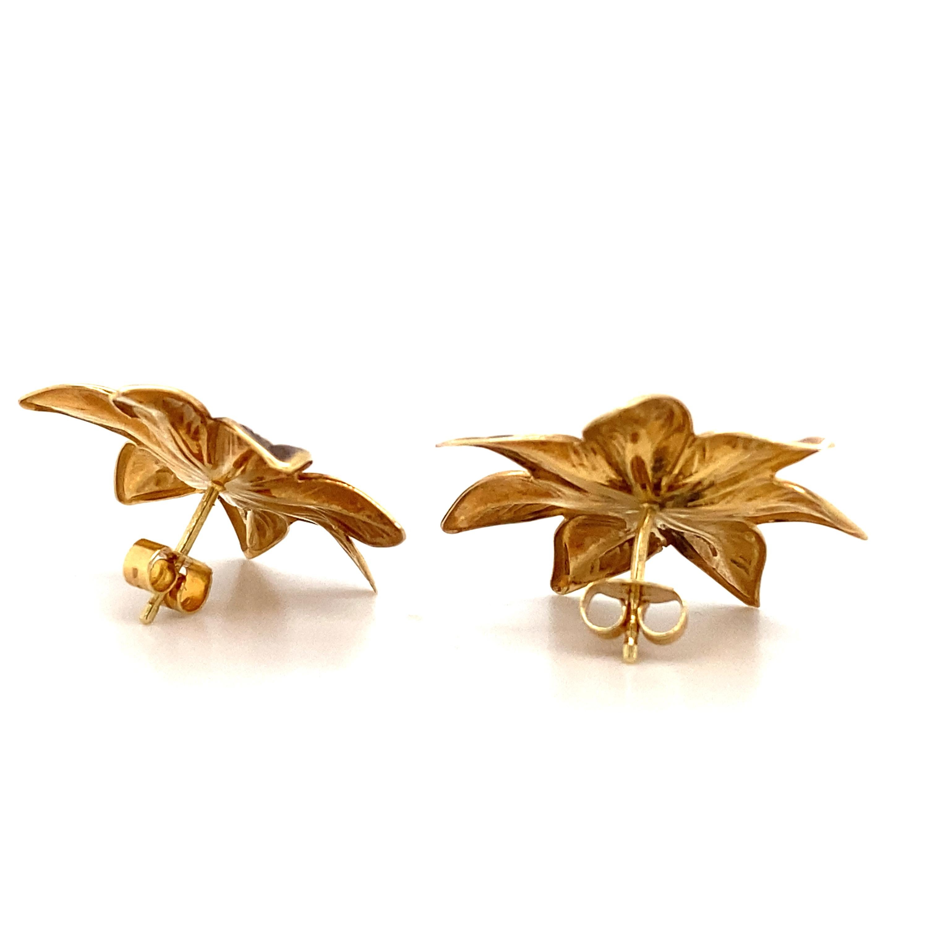 Women's or Men's 1990s Akoya Pearl Flower Earrings in 14 Karat Yellow Gold For Sale