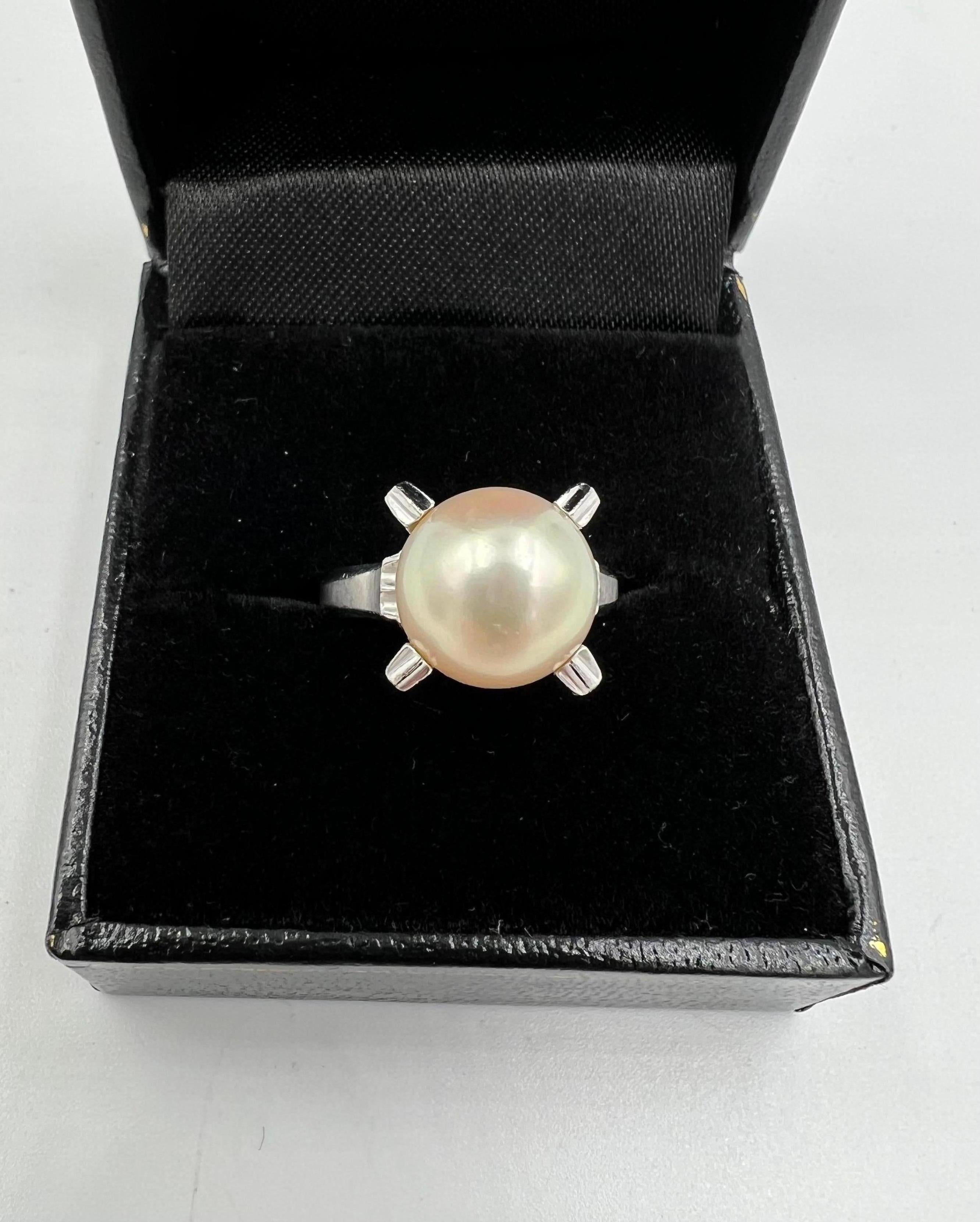 1990er Akoya Perle Solitär Platin Ring im Zustand „Gut“ im Angebot in Los Angeles, CA