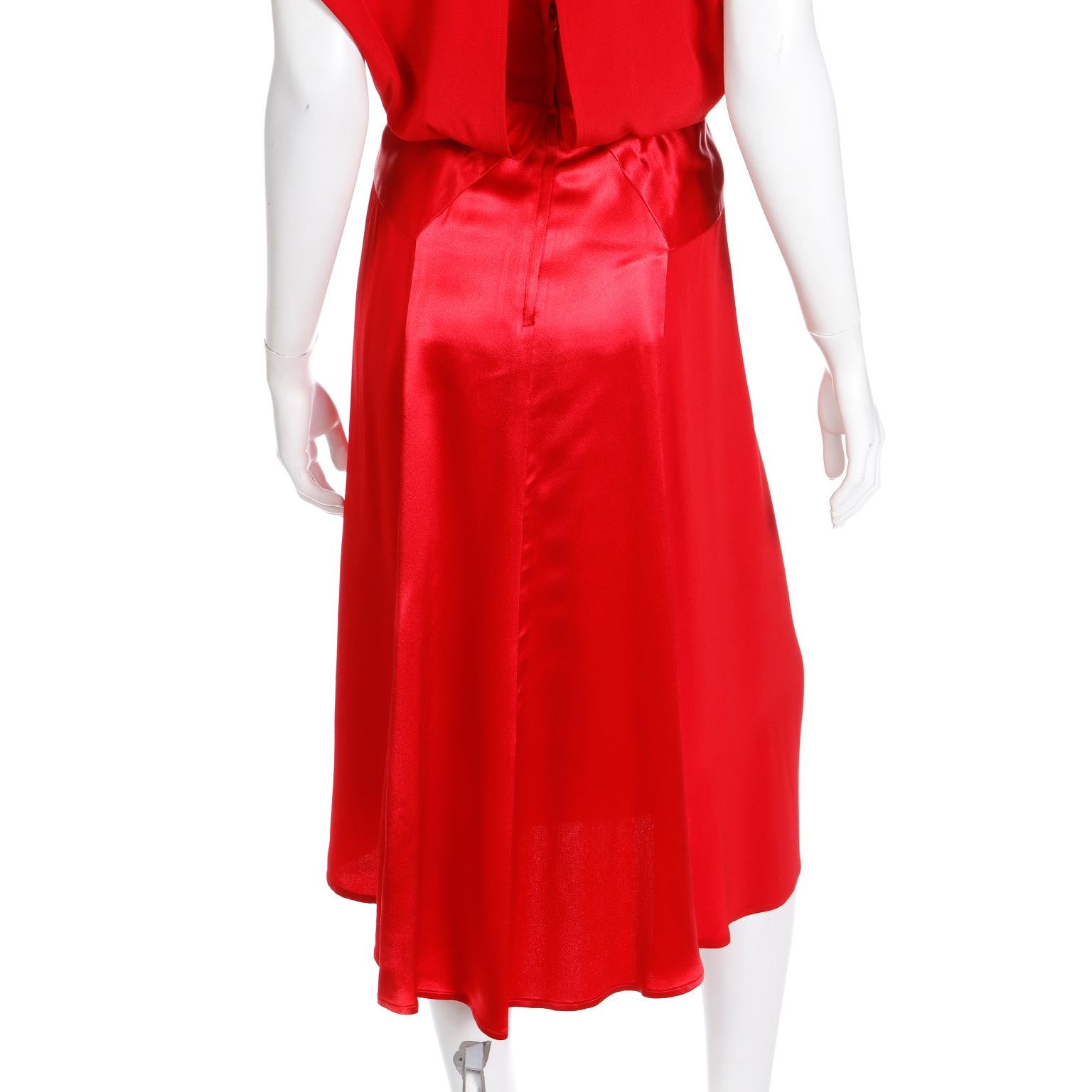 1990s Albert Nipon Red Satin & Matte Crepe Dress With Open Slit Back For Sale 7