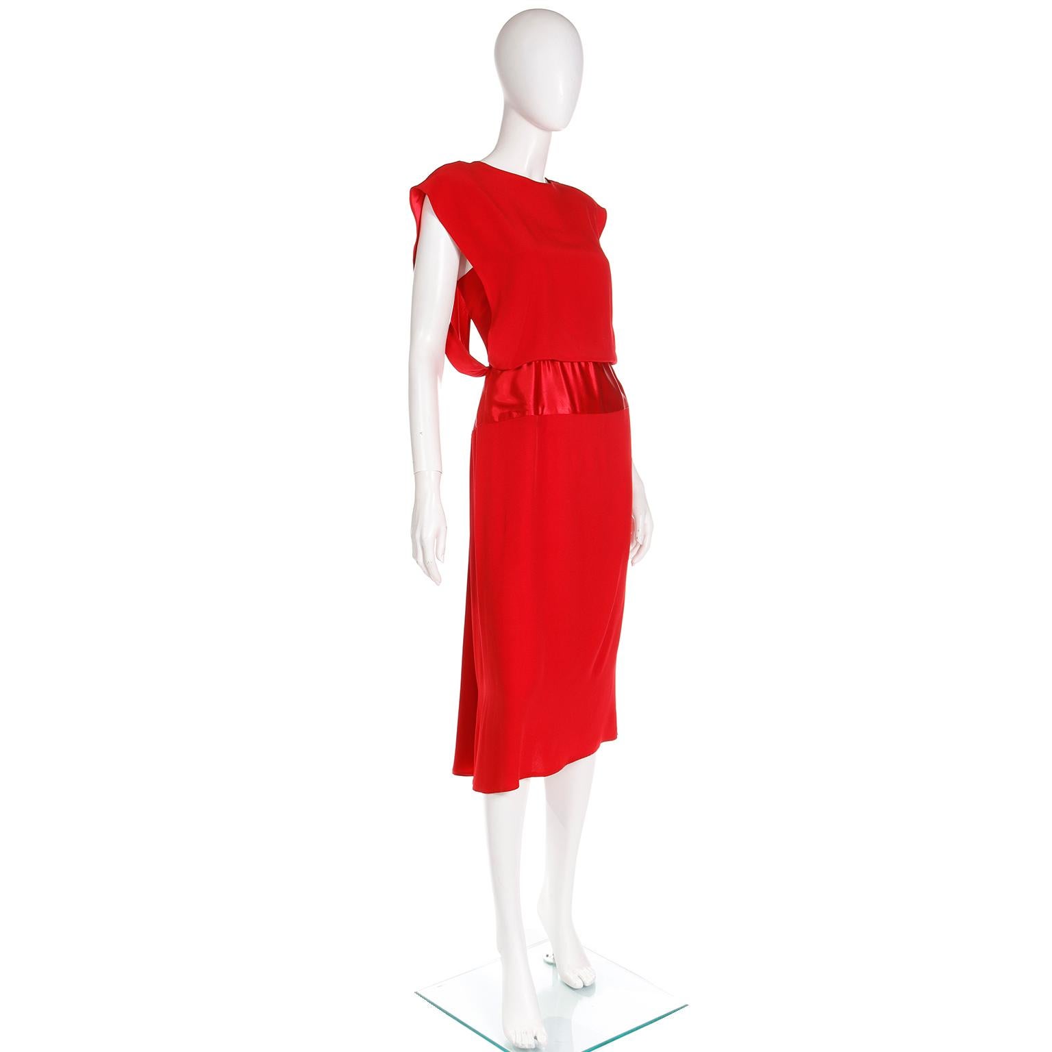 1990s Albert Nipon Red Satin & Matte Crepe Dress With Open Slit Back In Excellent Condition For Sale In Portland, OR