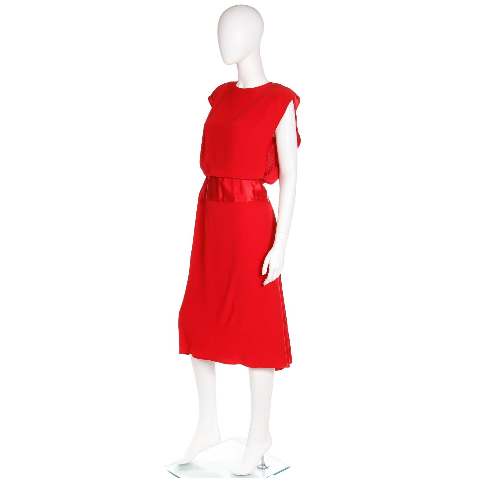 1990s Albert Nipon Red Satin & Matte Crepe Dress With Open Slit Back For Sale 2