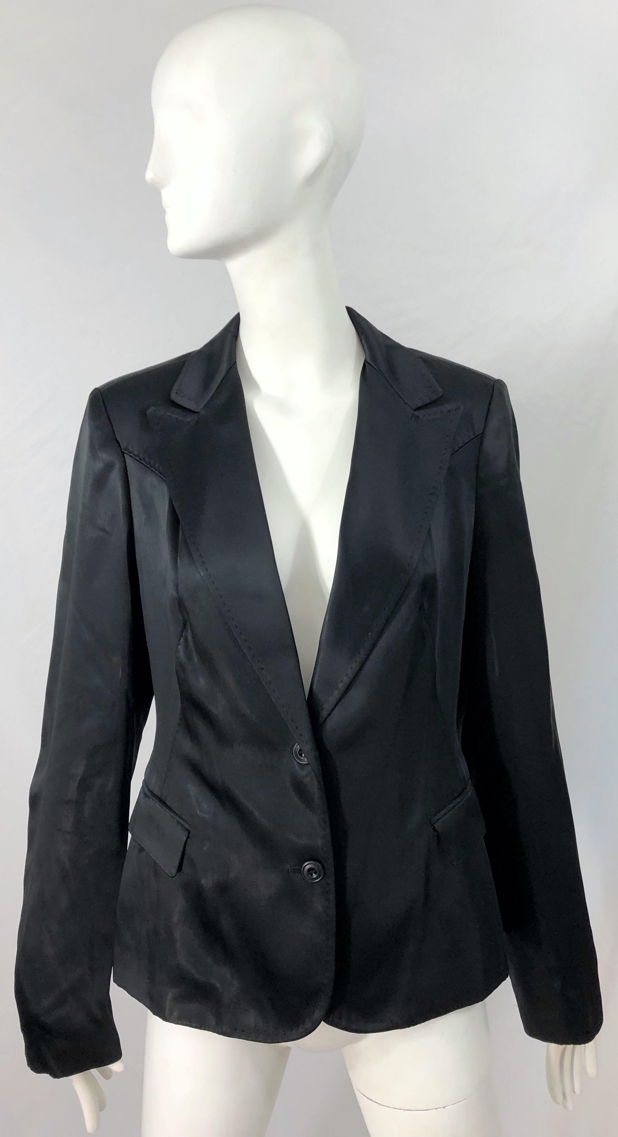 1990s Alessandro Dell'Acqua Size 46 / US 10 Black Silk Satin Look Vintage Blazer For Sale 2