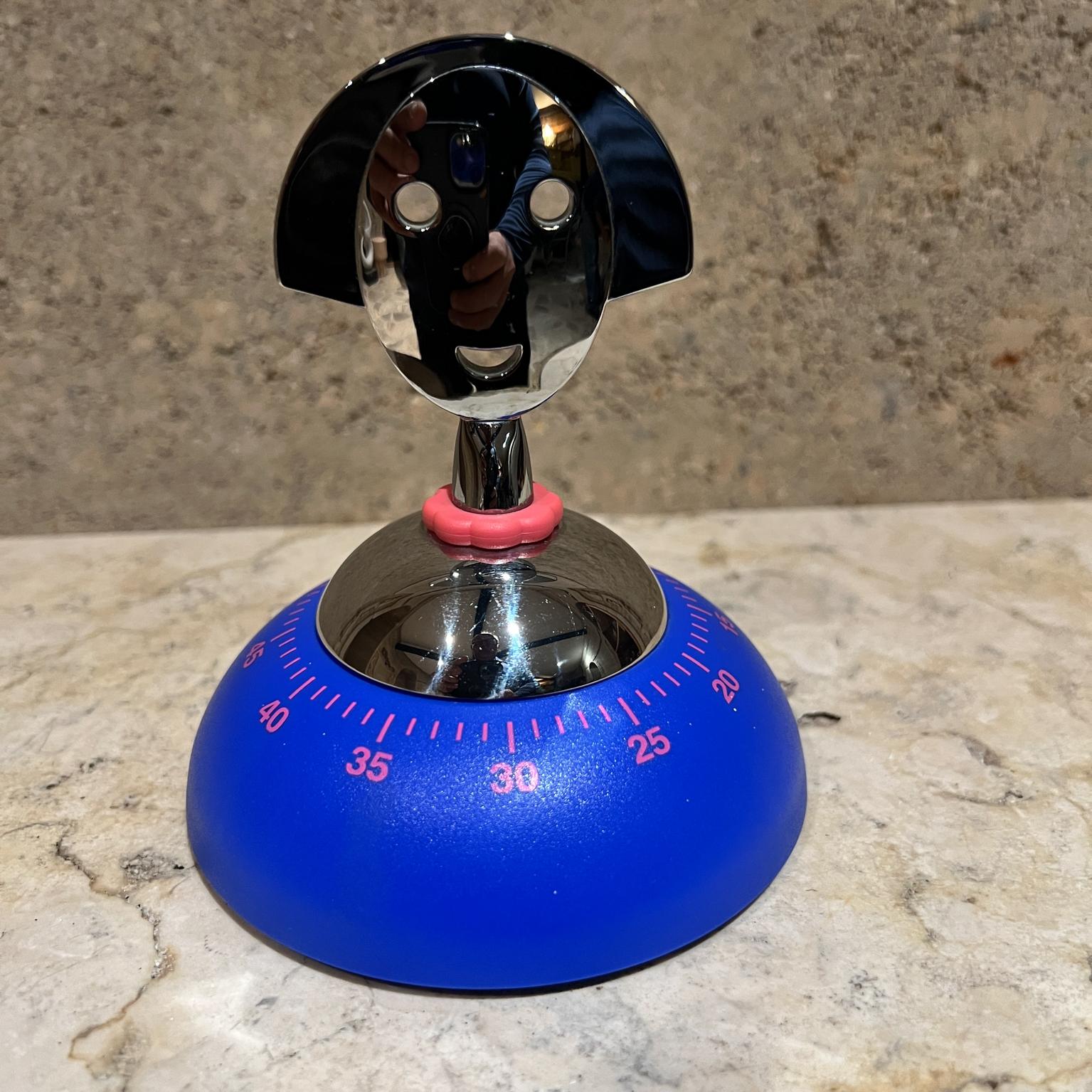 AMBIANIC presenta
Timer Alessi Anna di Alessandro Mendini Timer da Cucina
Blu
Linea Anna G per Alessi.
Anni '90, made in Italy.
4 x 4 x 5h
Usato d'epoca
Fai riferimento alle immagini