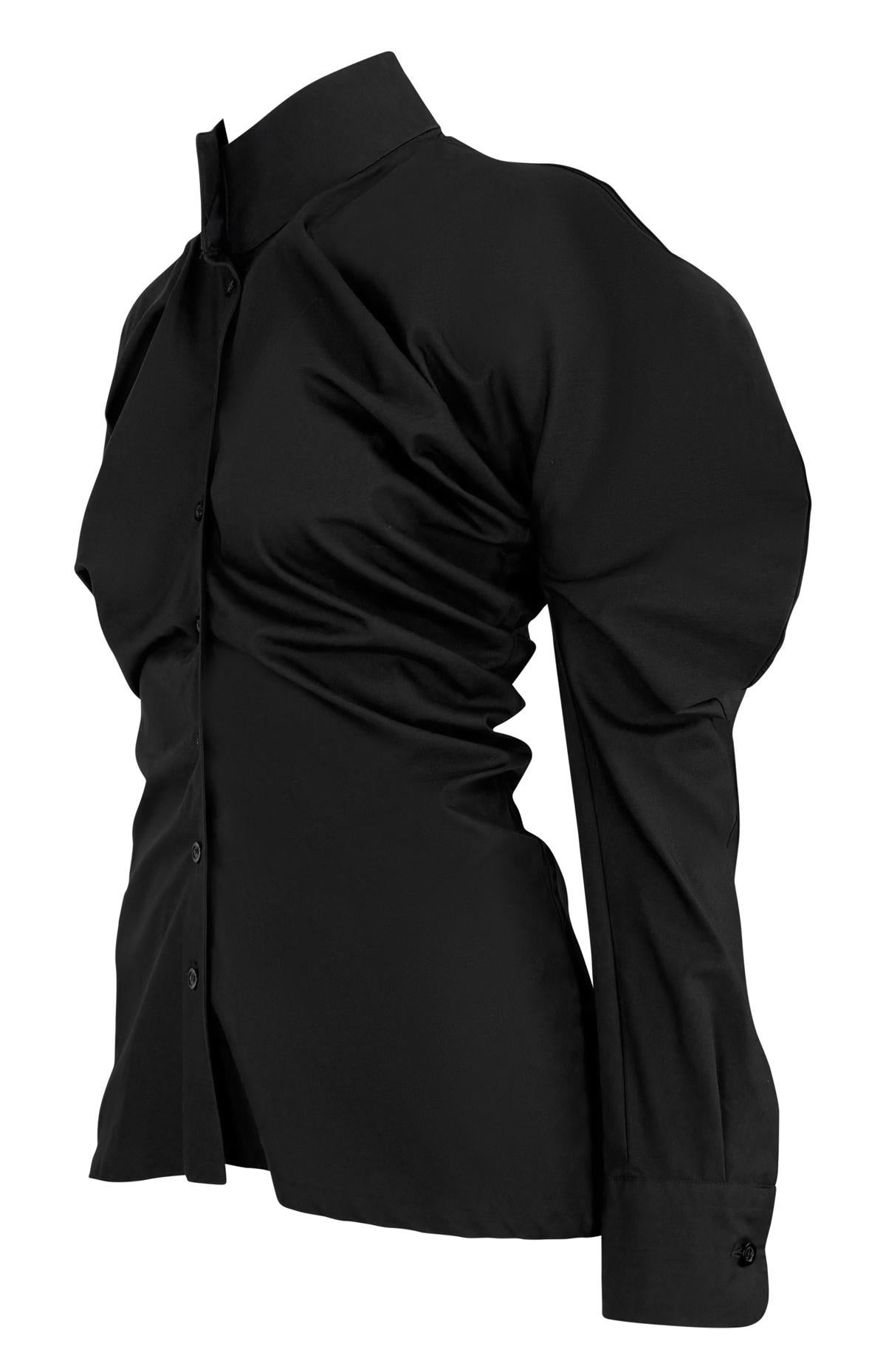 Noir 1990 Alexander McQueen Top blouse noire à col boutonné et arrondi en vente
