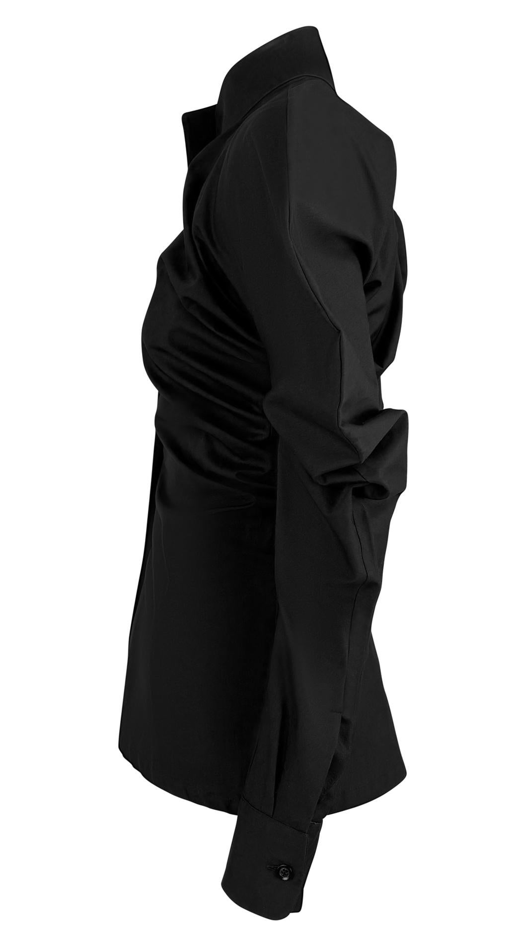 1990 Alexander McQueen Top blouse noire à col boutonné et arrondi Excellent état - En vente à West Hollywood, CA
