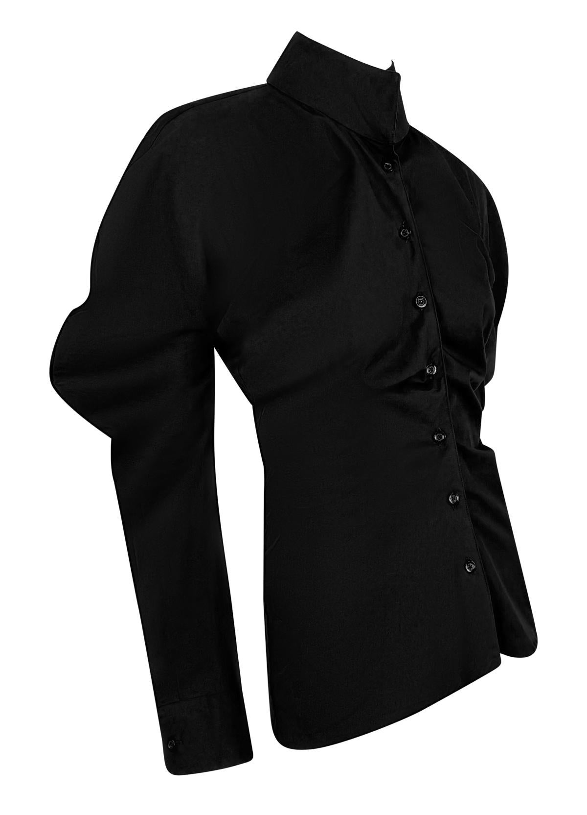 1990 Alexander McQueen Top blouse noire à col boutonné et arrondi en vente 3