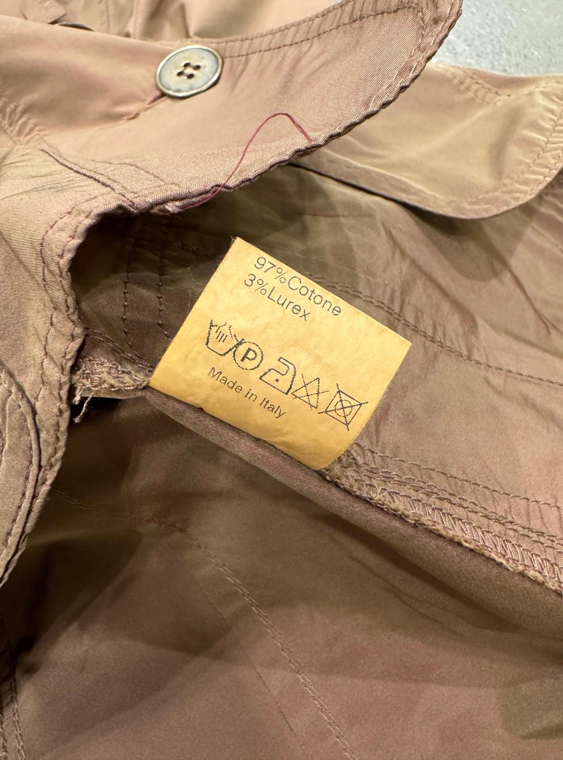 Blazer irisé Alexander McQueen des années 1990 en vente 2