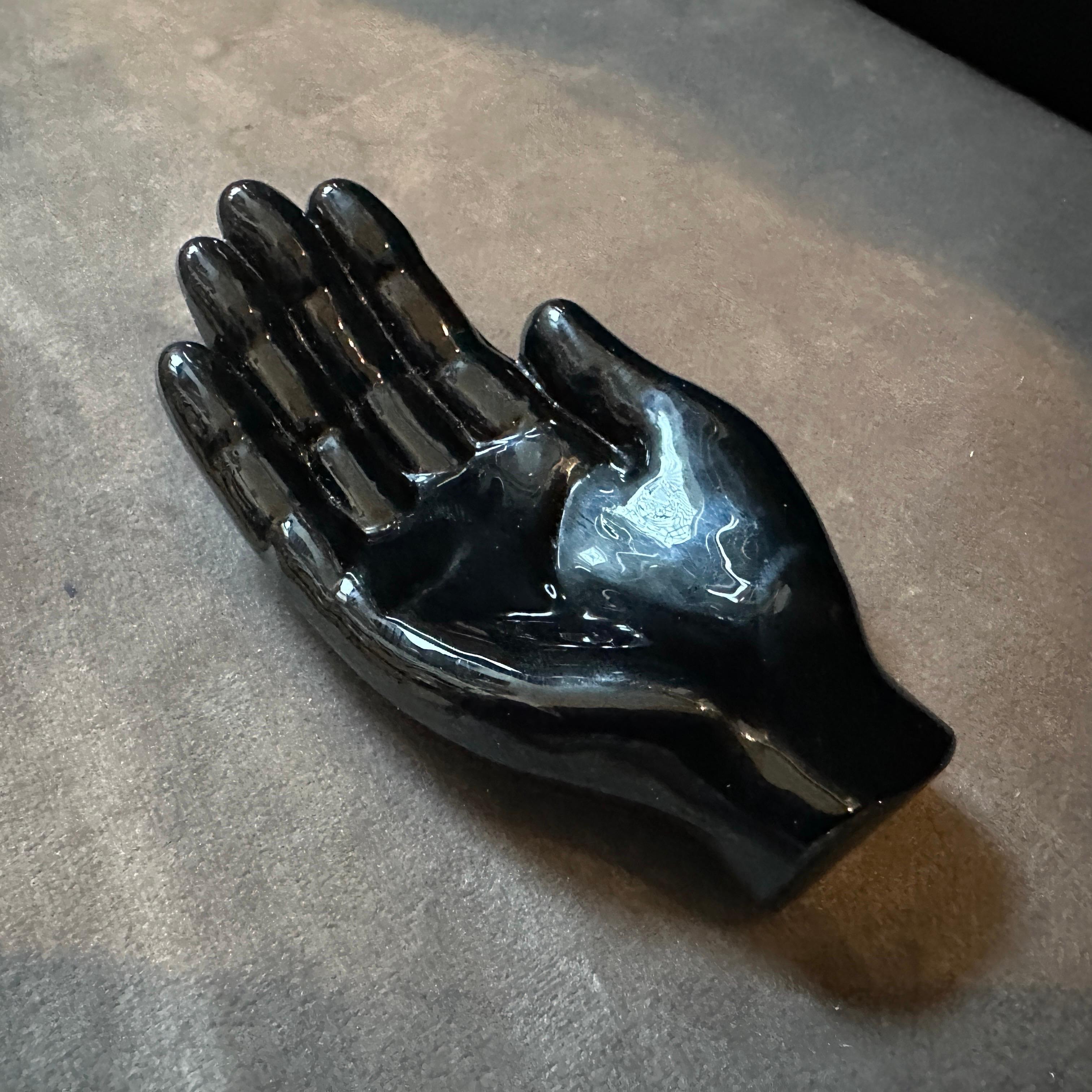 1990s Alfredo Barbini Modern Black Murano Glass Paperweight depicting an Hand For Sale 1