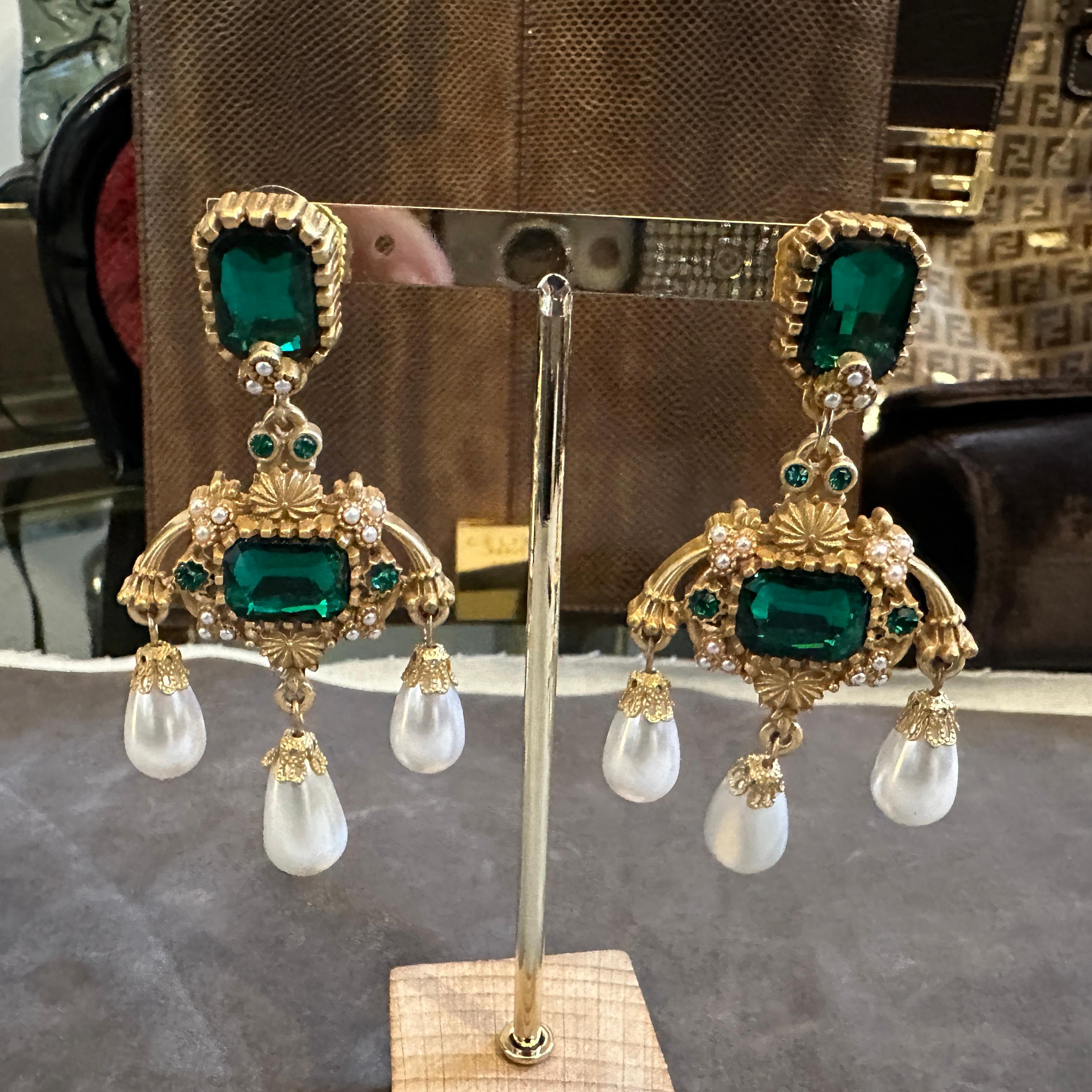 1990er Jahre Erstaunlicher Modeschmuck Kronleuchter-Ohrringe von Antigona Paris im Angebot 6