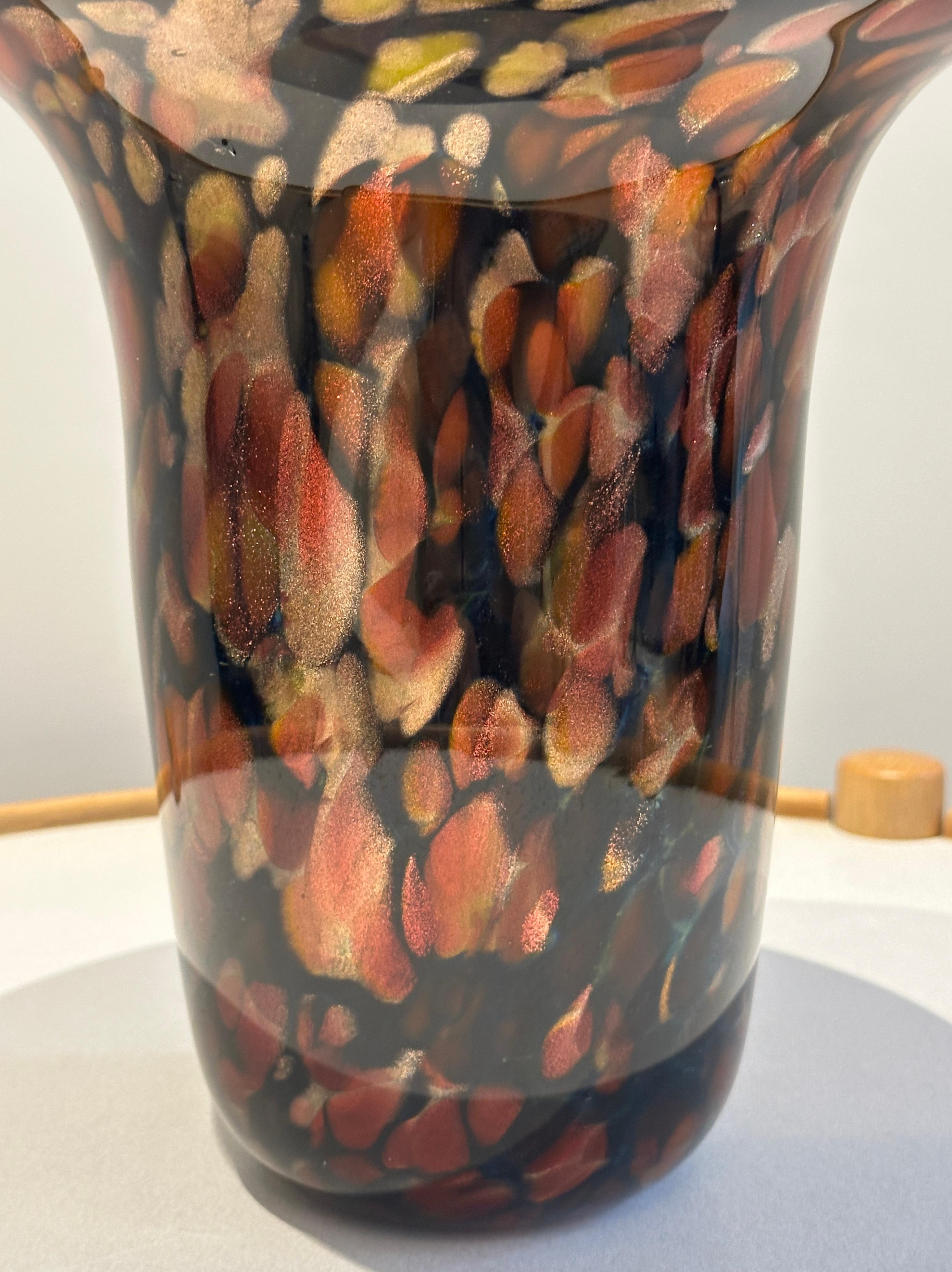 Vaso americano contemporaneo del 1990 soffiato a mano in avventurina e vetro giallo brillante in vendita 9