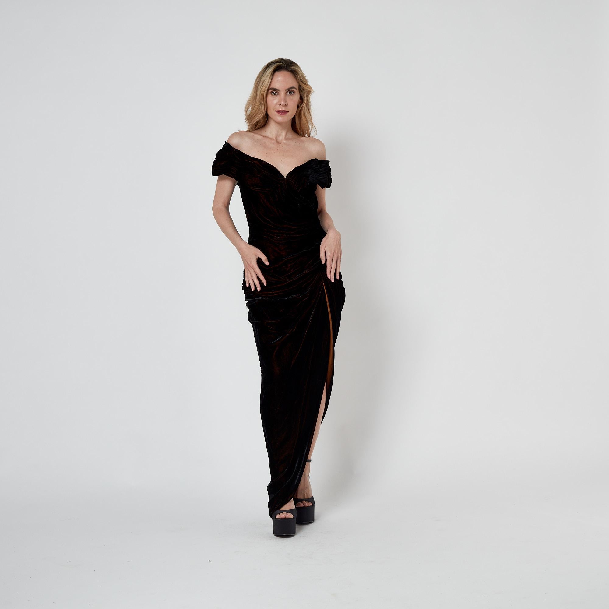 Años 90 Antony Price Couture Vestido de terciopelo acanalado bronce ennegrecido en venta 5
