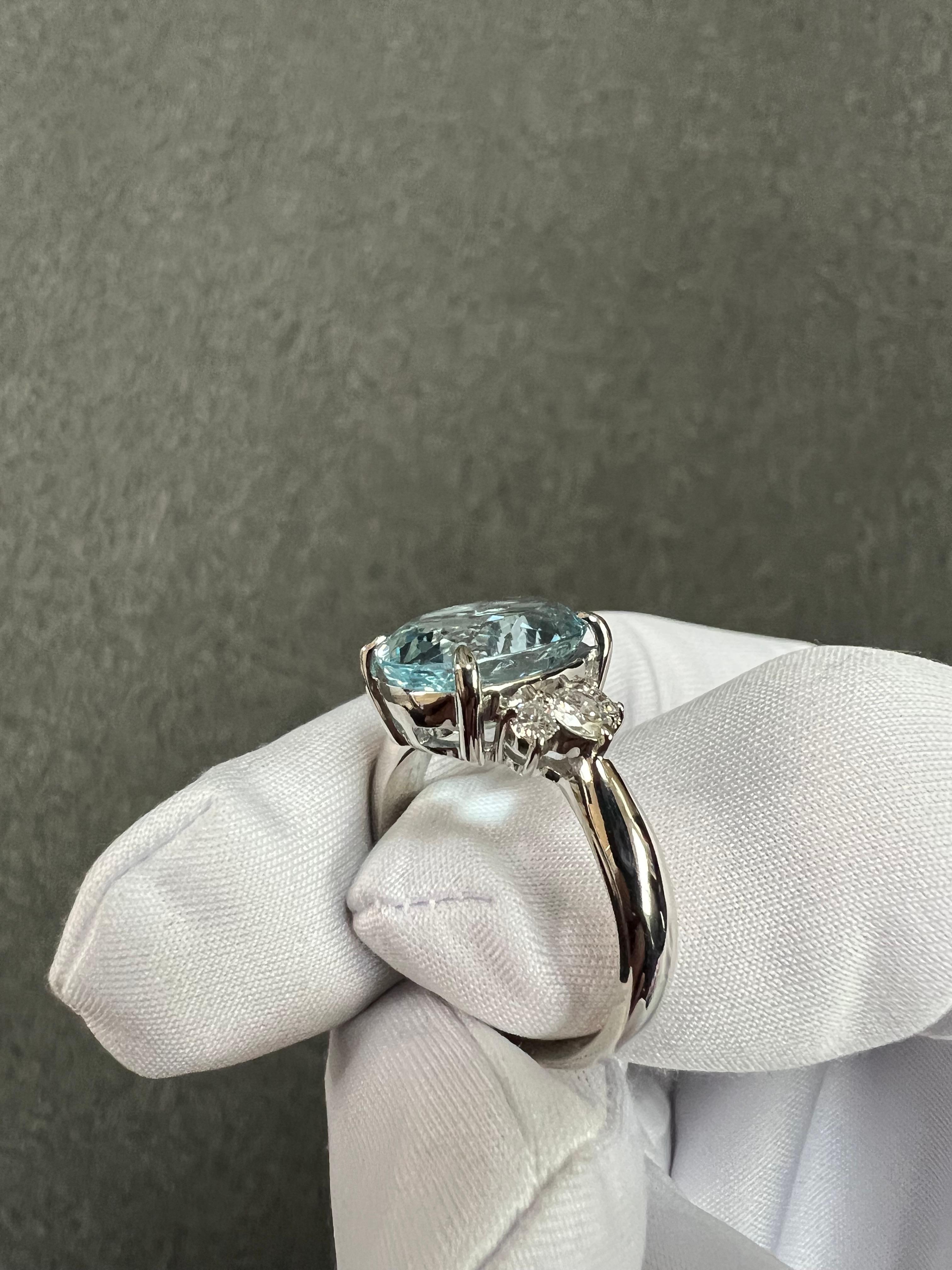 1990s Aquamarine Diamond Platinum Ring Size 8.75 For Sale 5
