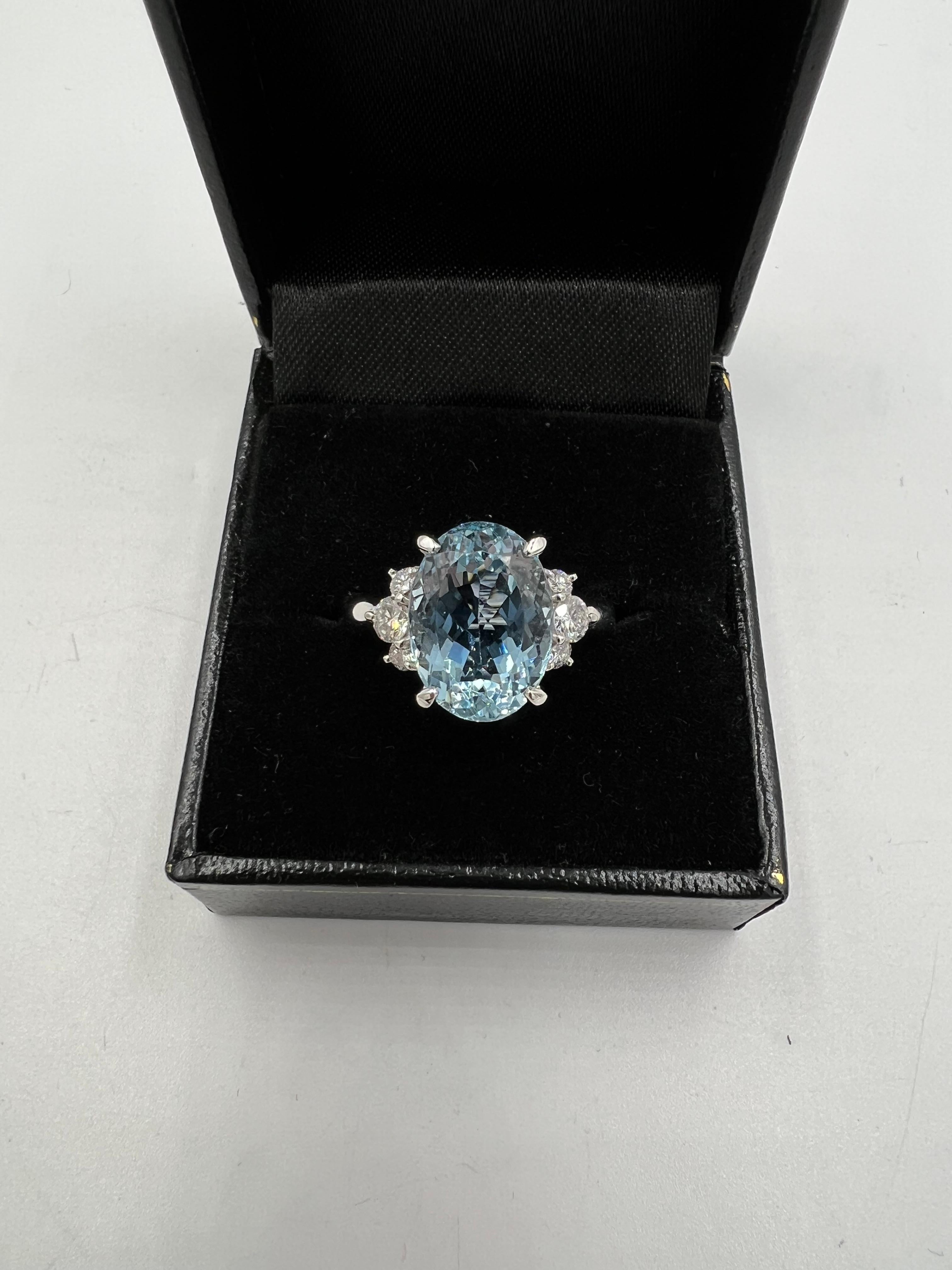 1990s Aquamarine Diamond Platinum Ring Size 8.75 In Good Condition For Sale In Los Angeles, CA