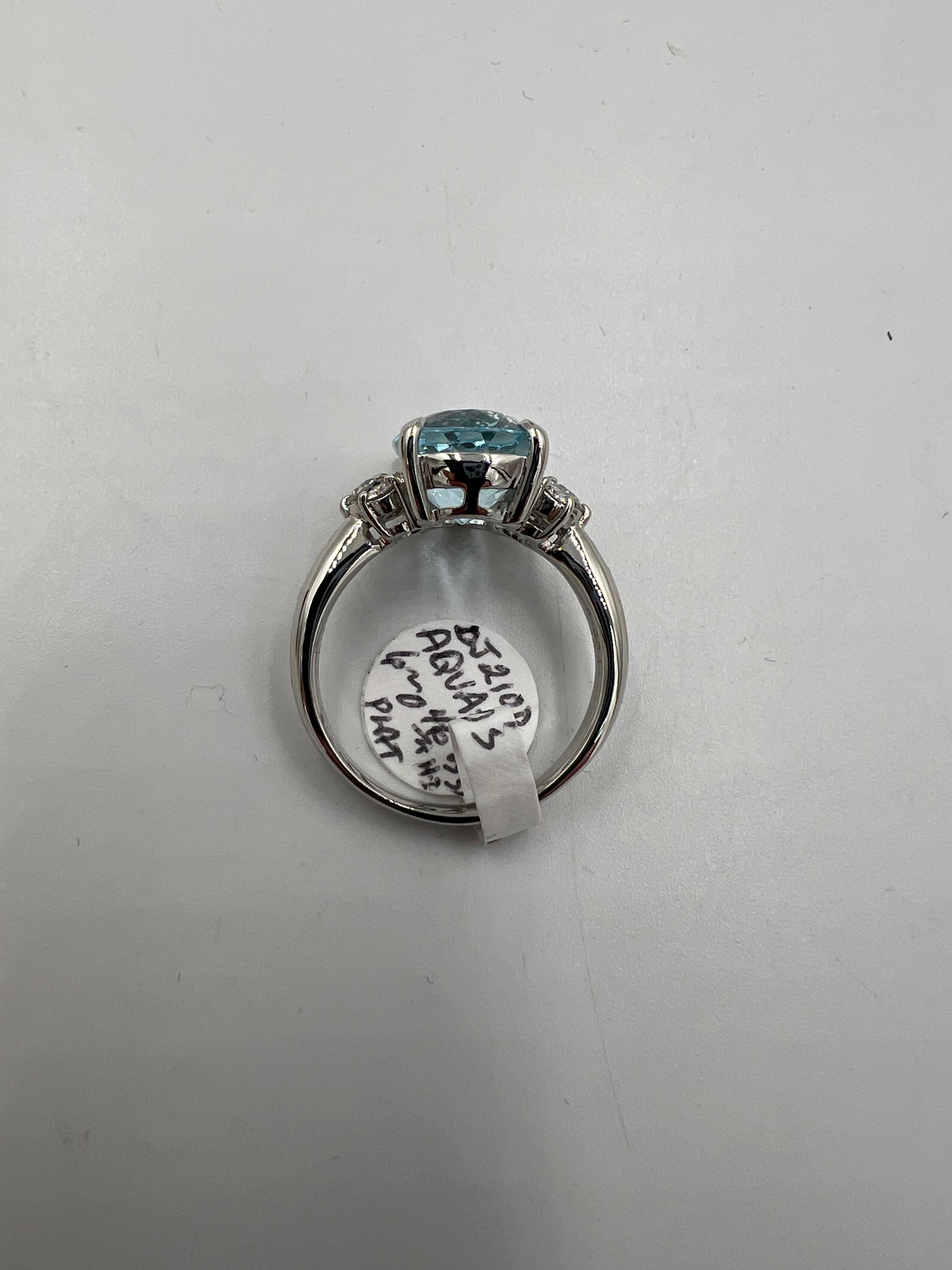 1990s Aquamarine Diamond Platinum Ring Size 8.75 For Sale 2