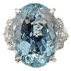 Bague en platine aigue-marine et diamant des années 1990, taille 8,75