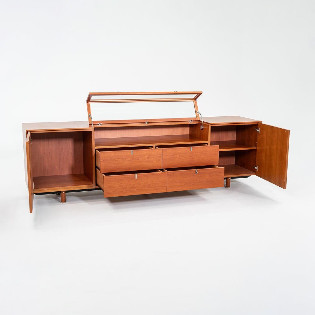 Años 90 ARCO / Armario Poliform de madera de cerezo con vitrina de cristal 96x30x22 Holandés en venta