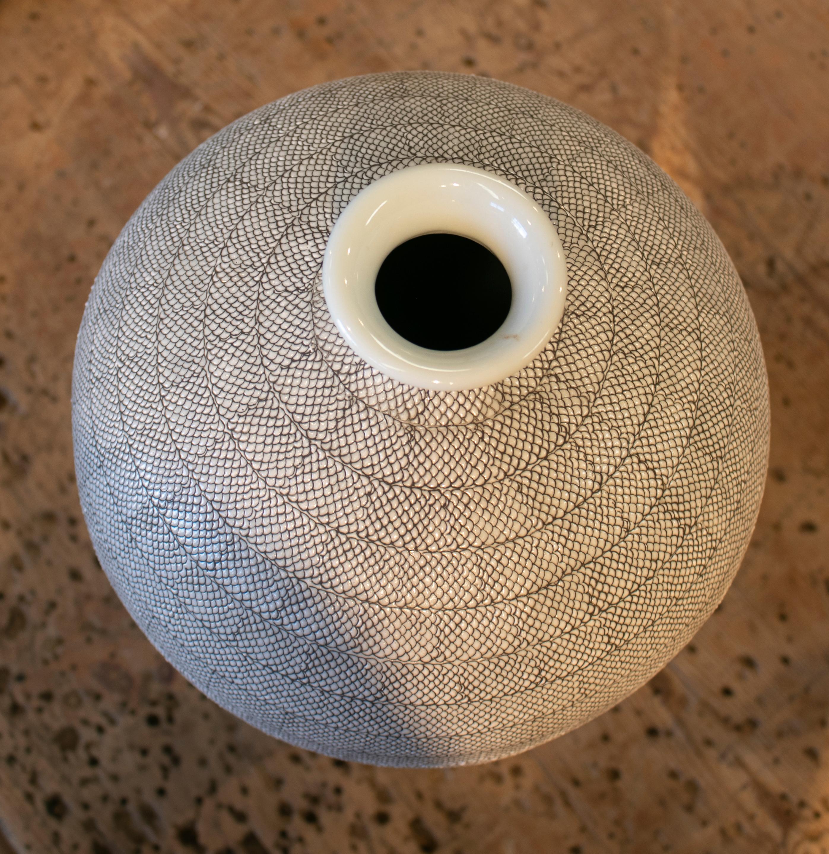 20th Century 1990s Asiatic White Ceramic Vase with Fish Scales Design