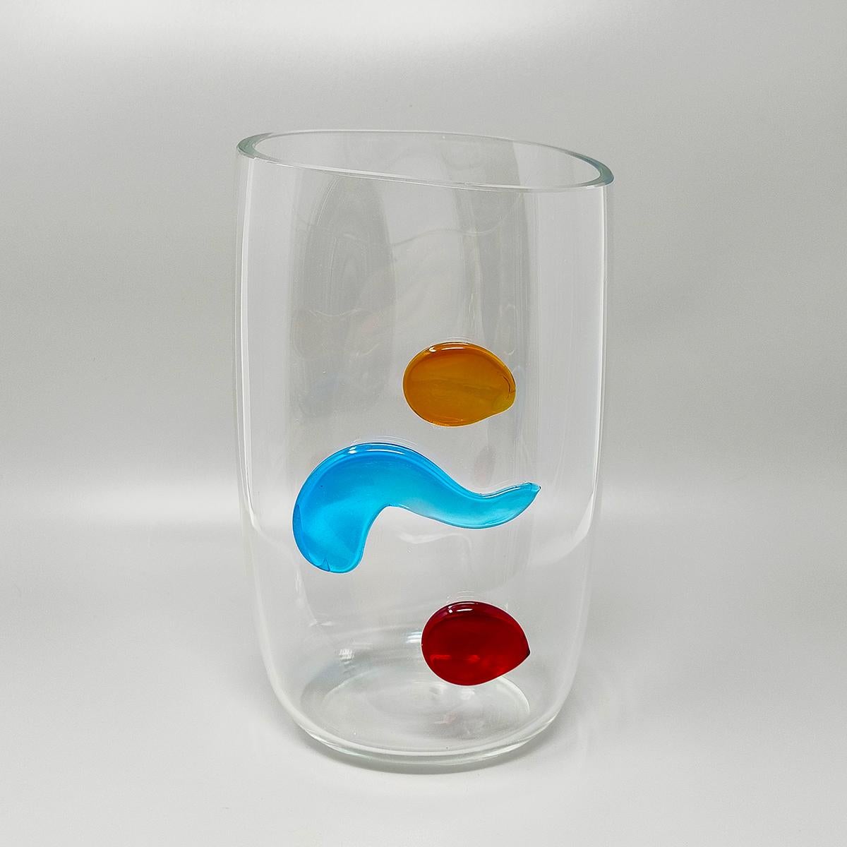 1990s Astonishing vase in Murano glass by Alfredo Barbini. Made in Italy. The item is in excellent condition. It's signed at the bottom 
Dimension:
9,84 x 4,33 x 10,23 H inches
cm 15 x cm 11 x 26 H cm